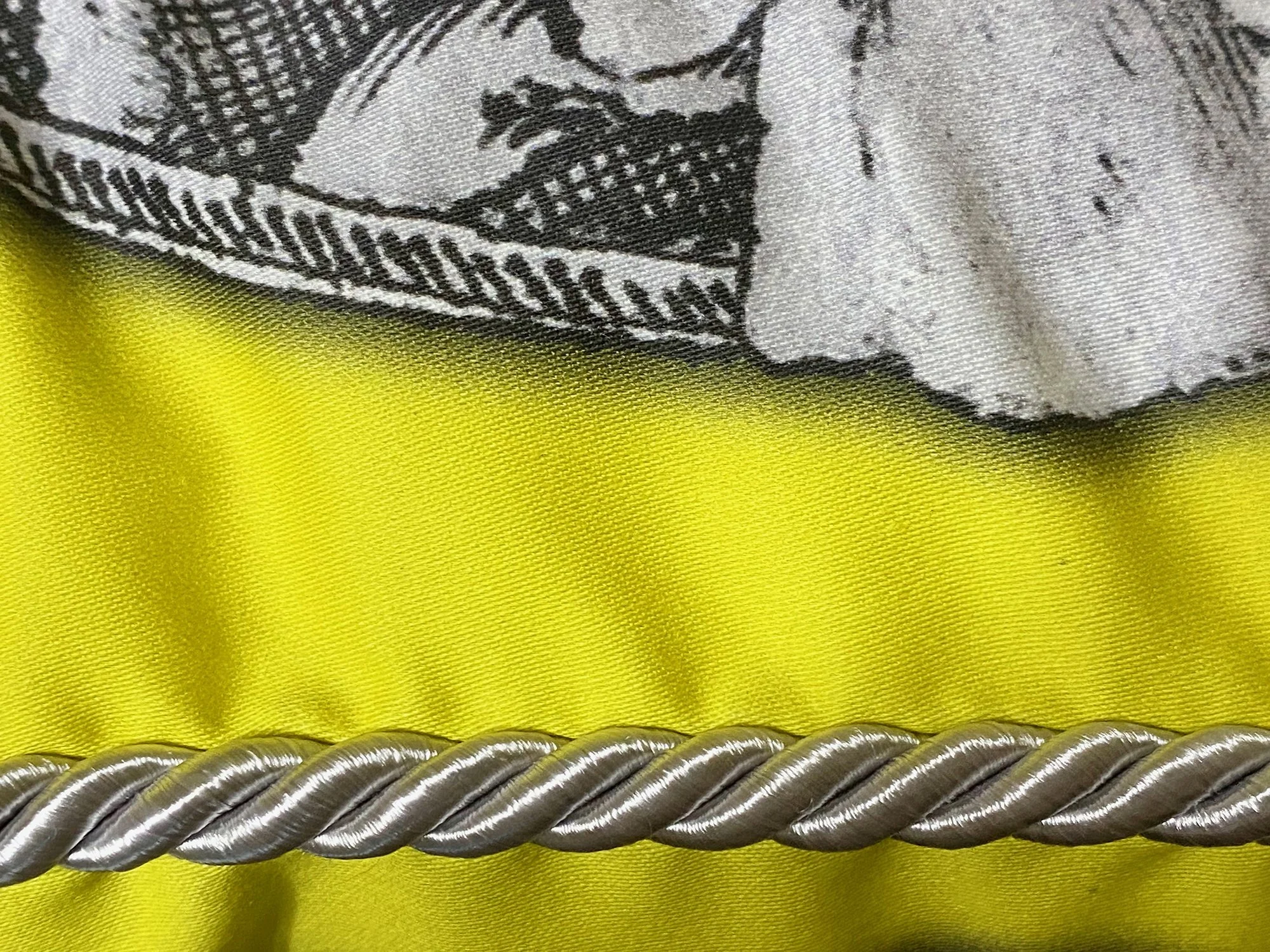 joiedevivreyellowdetail.jpg