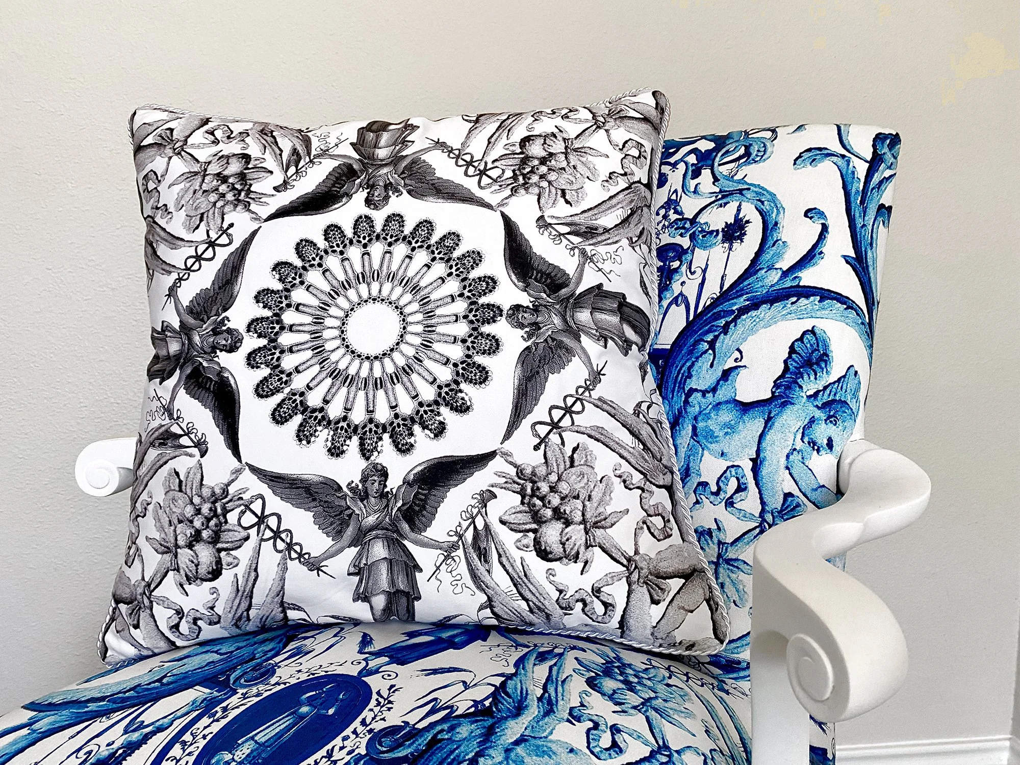 angelapanelbwcentersofa.jpg
