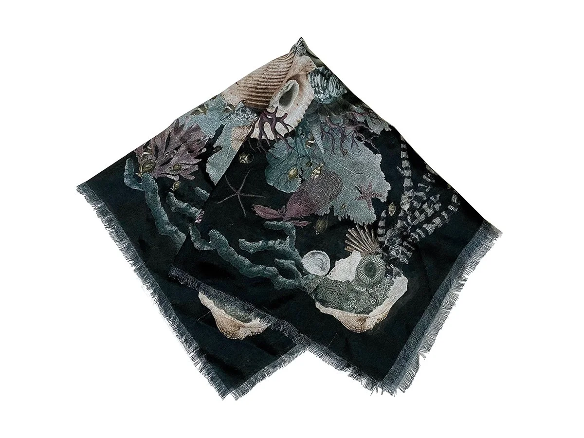 reefblackscarfmulmul18folded.jpg