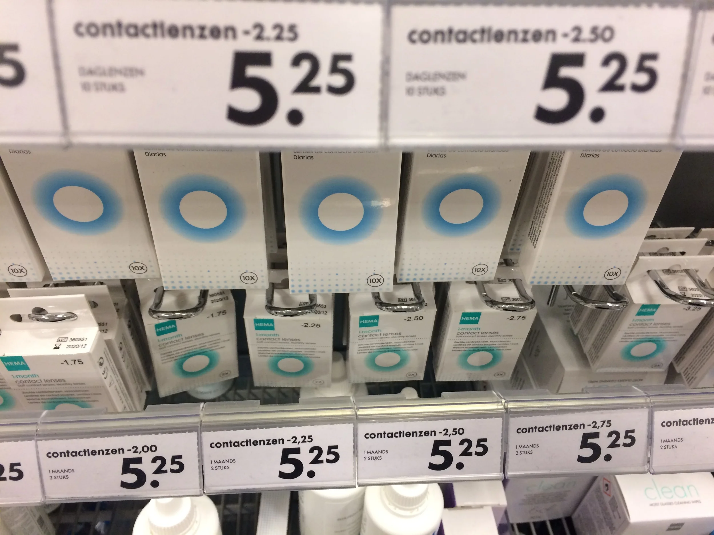 10 daily, or 2 one-month lenses for 5.25€ - wow!