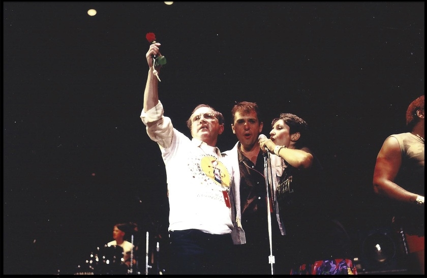 Conspiracy of Hope 1986 - Eleven hour MTV broadcast. From left: Jack Healey, Peter Gabriel and Joan Baez.