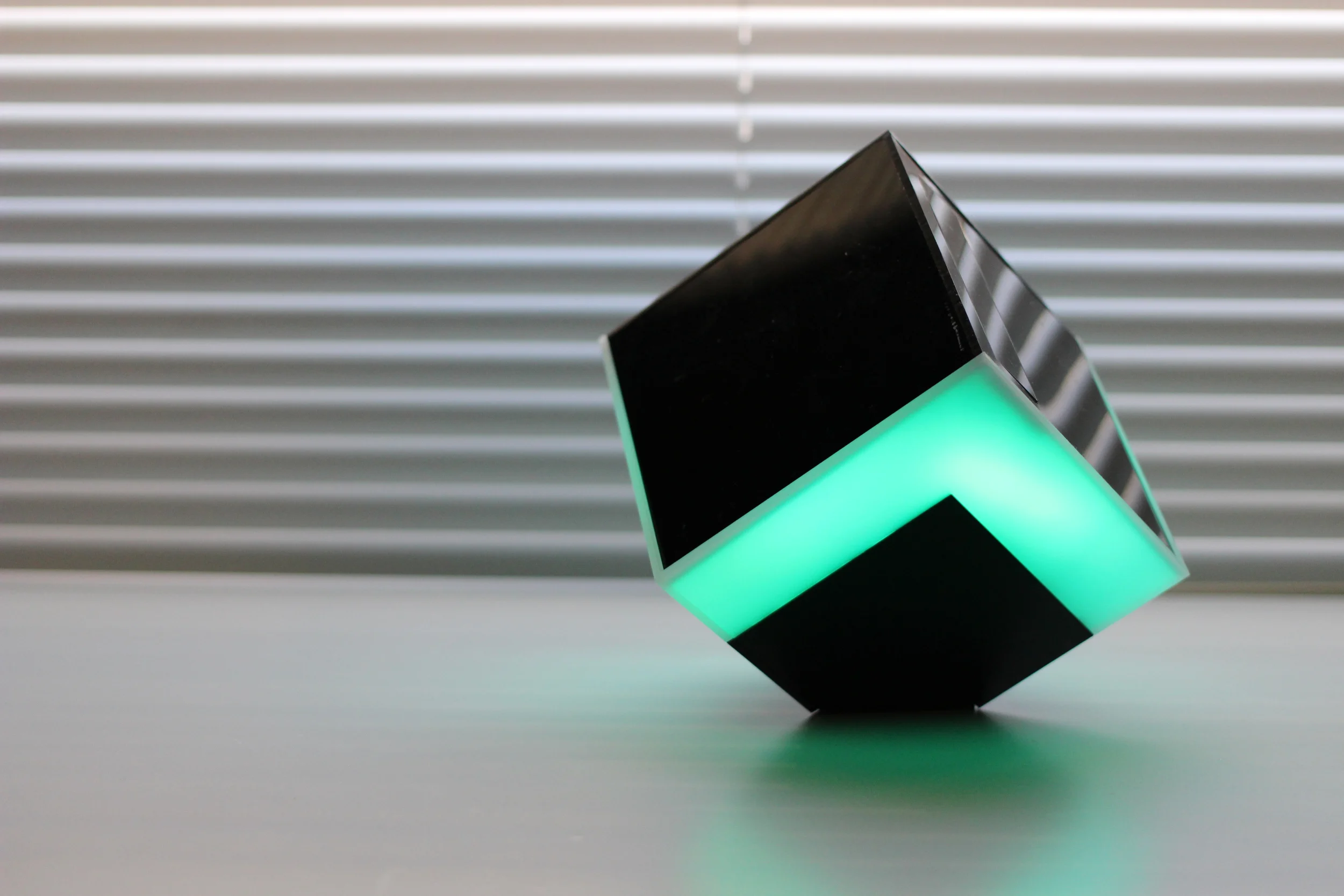 Object PIXELS has a flatten edge which opens the object's display possibilities.