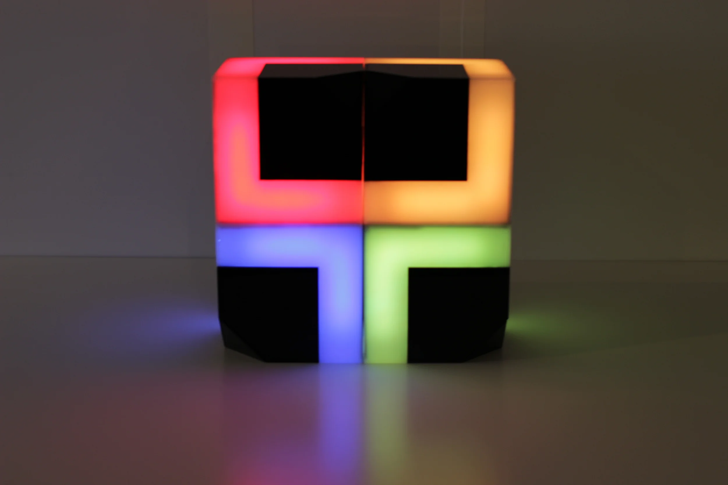 There are several ways of playing with the PIXELS. 1. Displaying and coloring the objects creatively to make their own shape of light effect(lamp). 2. Connect to the iOS app "PIXELS" and play with color changes created by digital environment. 