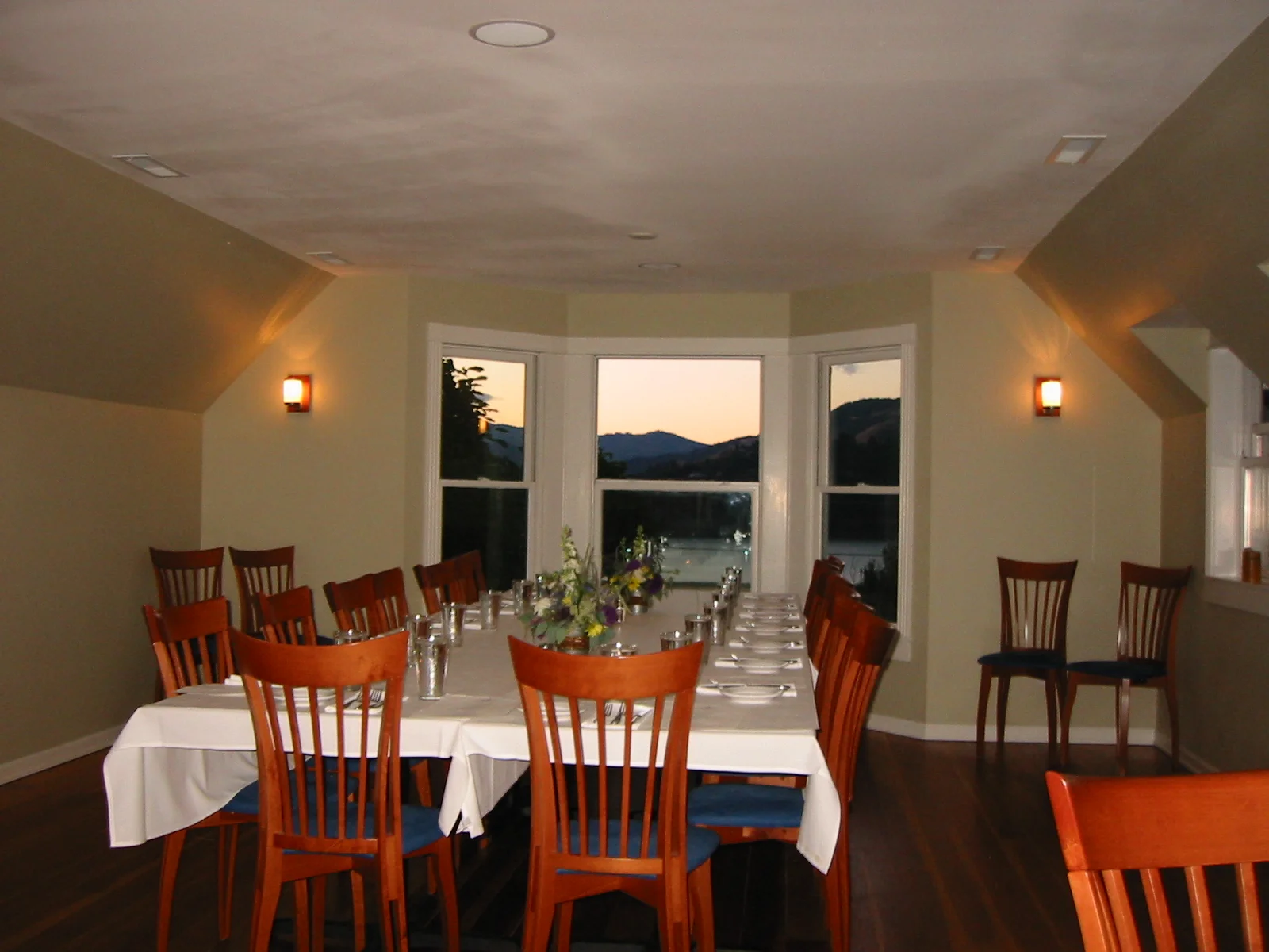 Three Rivers Grill interior 2nd floor