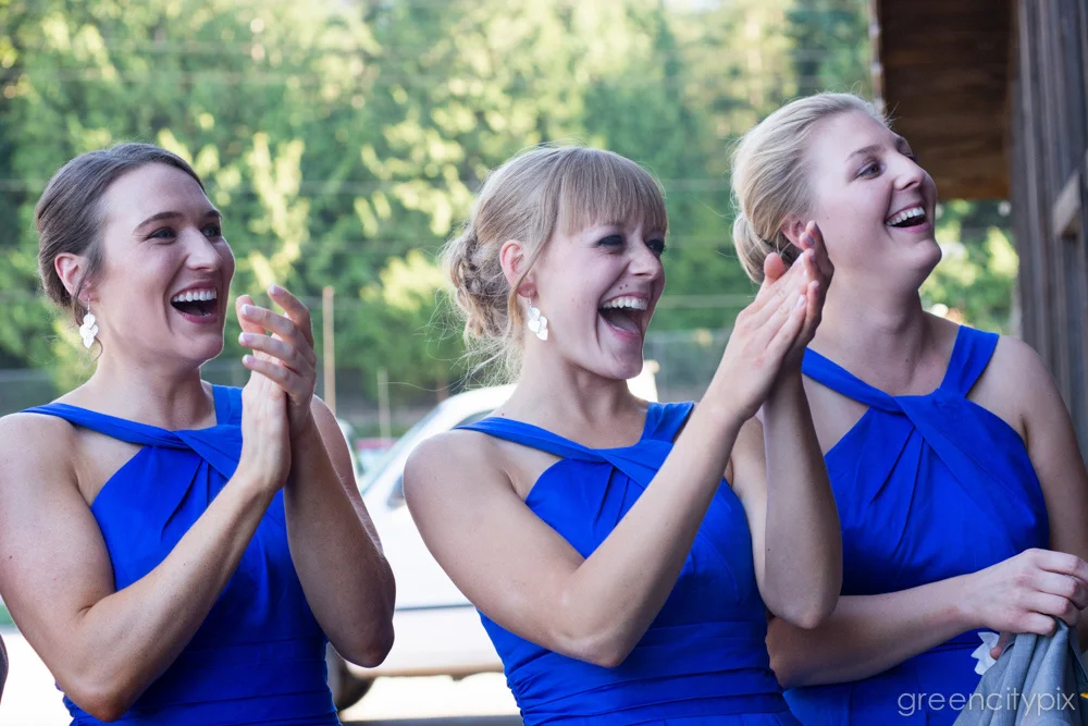 Applause, applause for these lovely ladies.