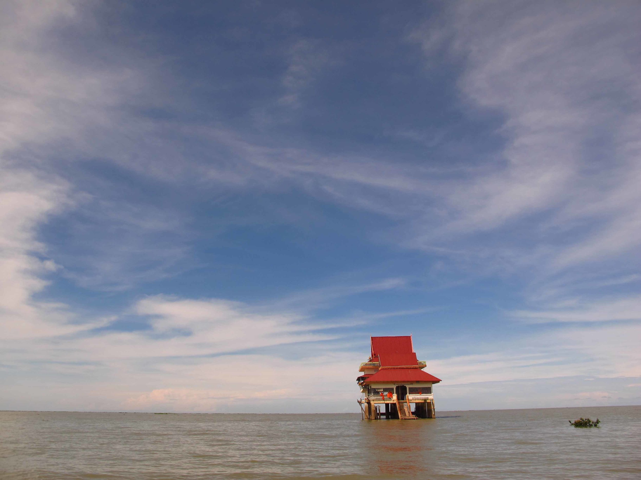   Buddhist Temple,  Tonlé Sap   