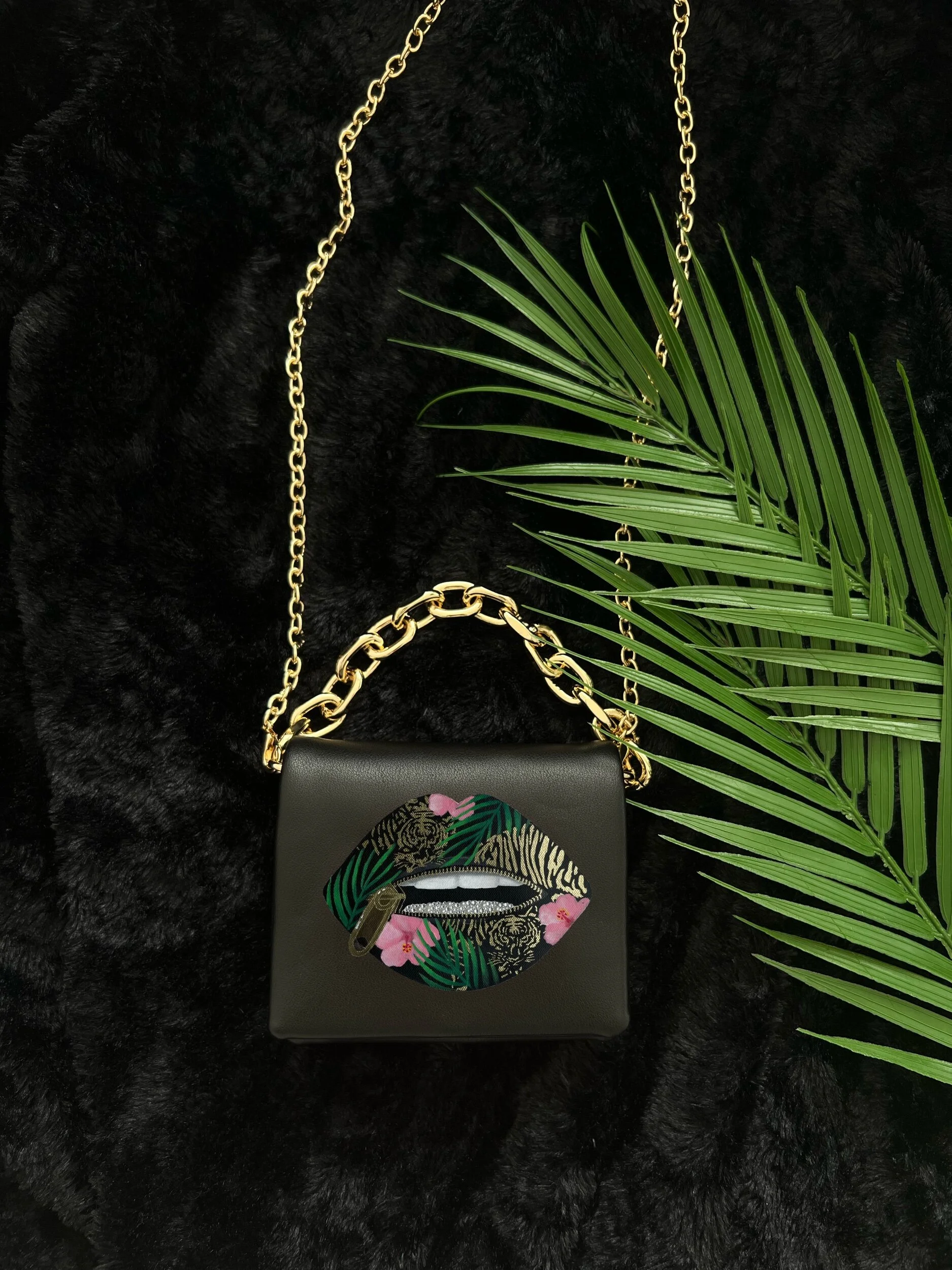 F89E42A3-AF3E-4B0E-B186-D3A768485287