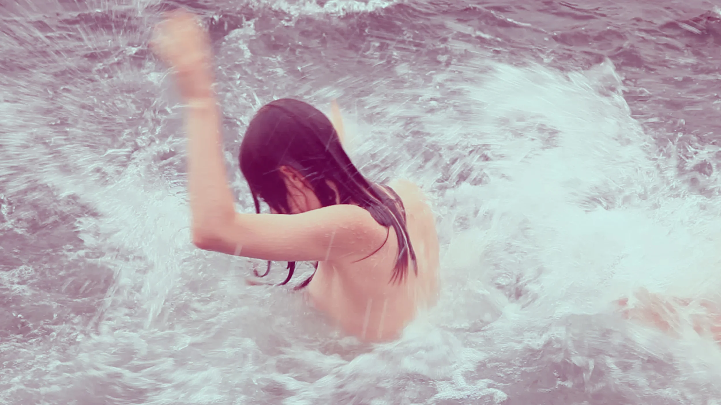 LOVEEYES_STILL11.jpg
