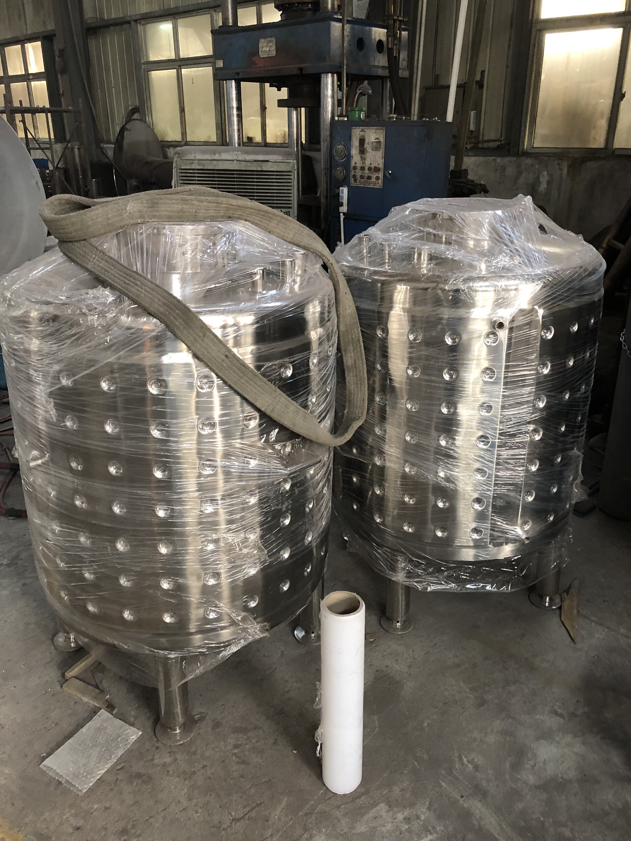 400L cylinder fermenter .jpg