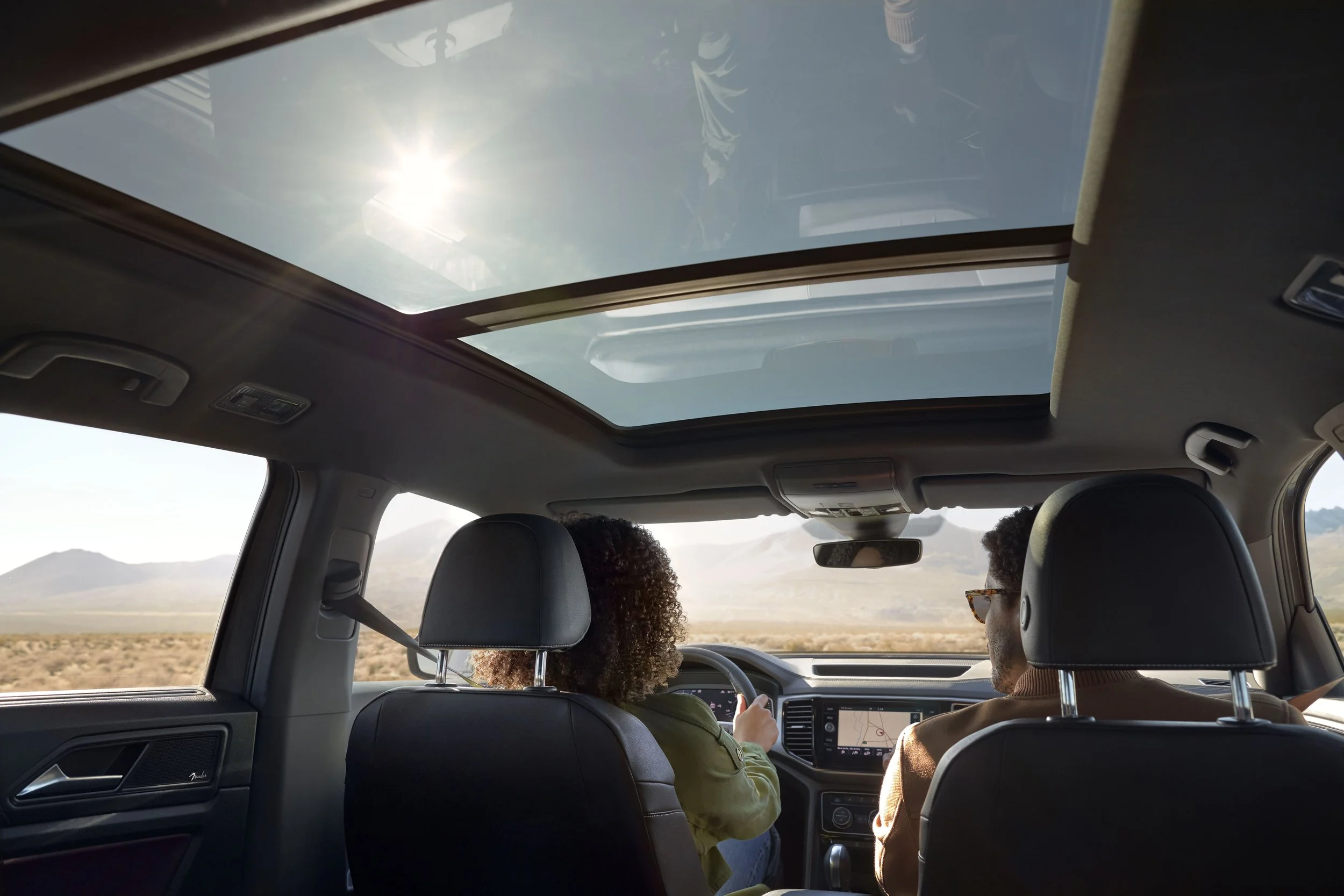 20-052_VW_CS_03_sunroof_COMP03_UC_R3.jpg