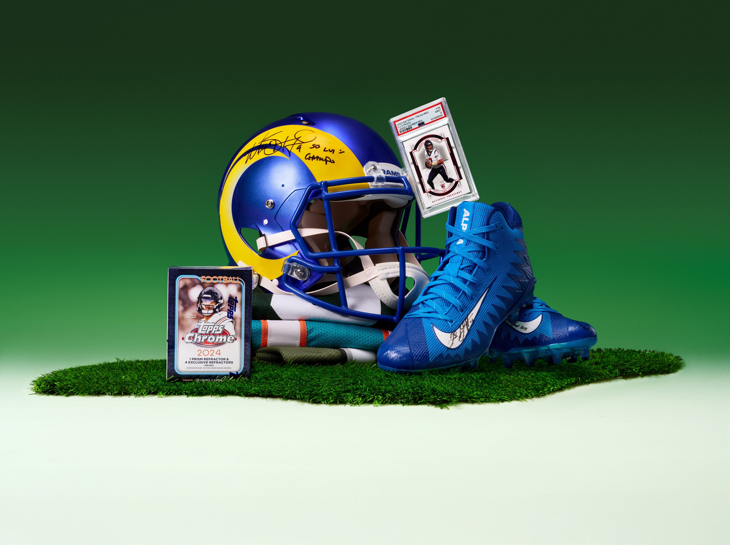250715_EBAY_Collectibles_PT2_COlsen_SH26_COLLECTION-FEATURING-NFL_009_R2.jpg
