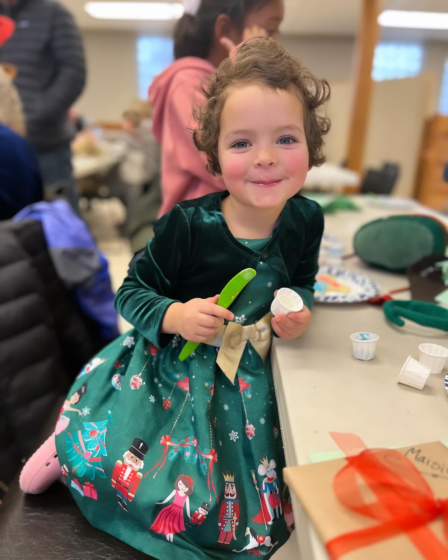 Last week, we had such a wonderful solstice celebration! Eastside kiddos snuck in a quick trip to the downtown Bend library while visiting our Downtown friends! Pictures were scarce because we were so busy having fun! 

#solsticecelebration #winterso