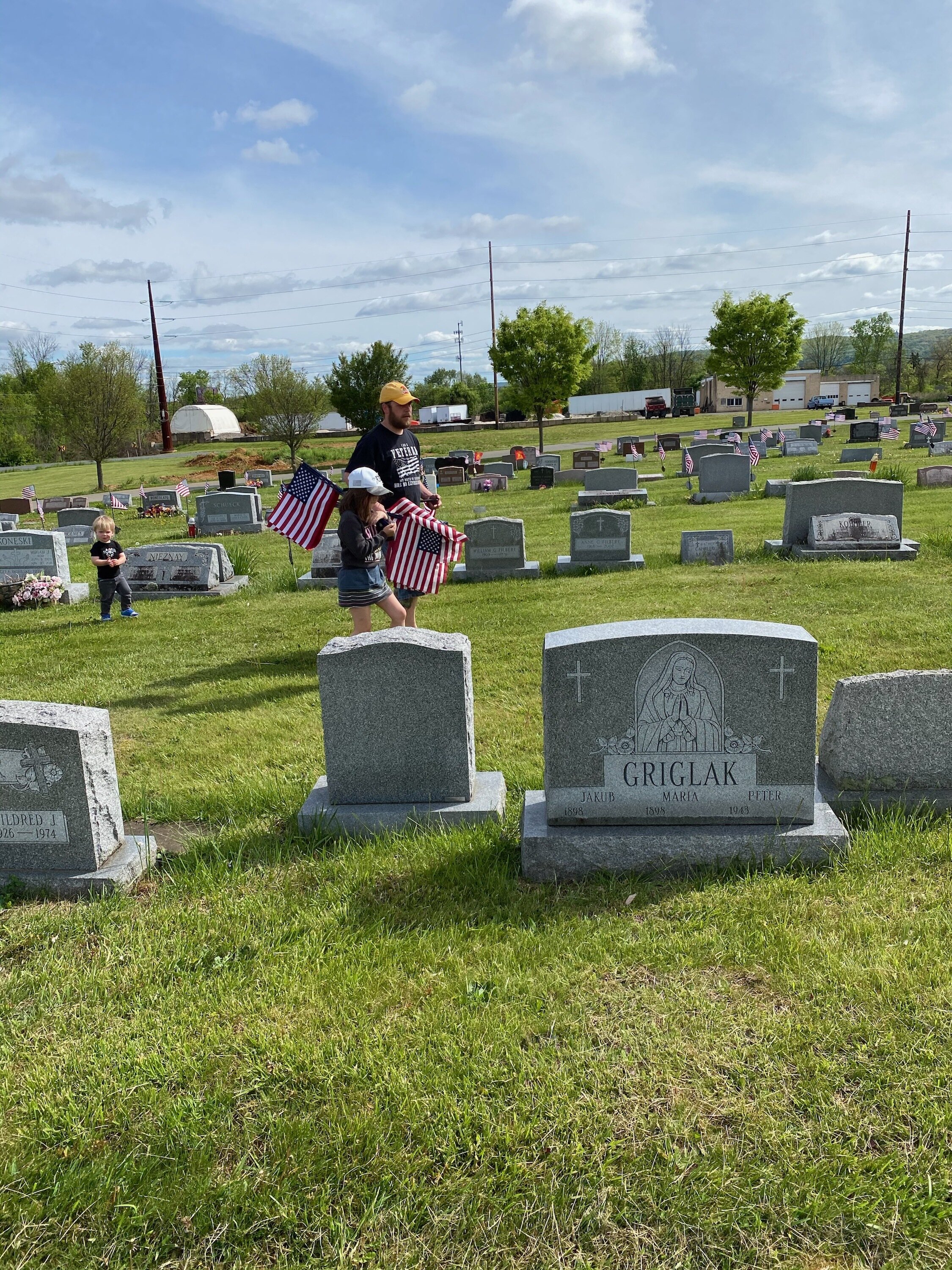 Cemetery Flag Replacements 5-16-2020-15.jpg