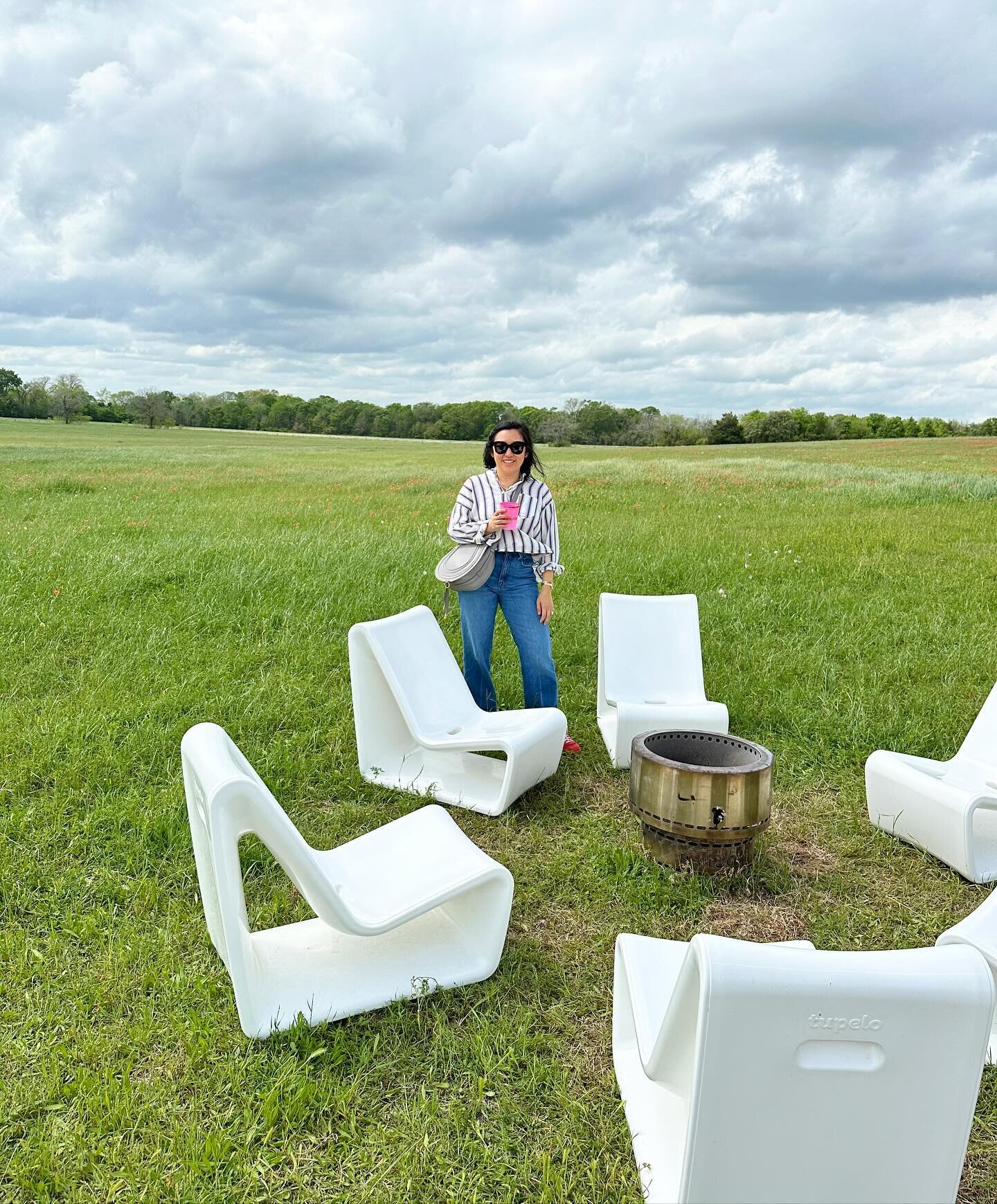 Rolling hills of Texas, plethora of vintage furniture and mezcal cocktail in hand. Loving the discovery of all this design inspiration, meeting new vendors and finding some treasures for our clients. ✨✨✨