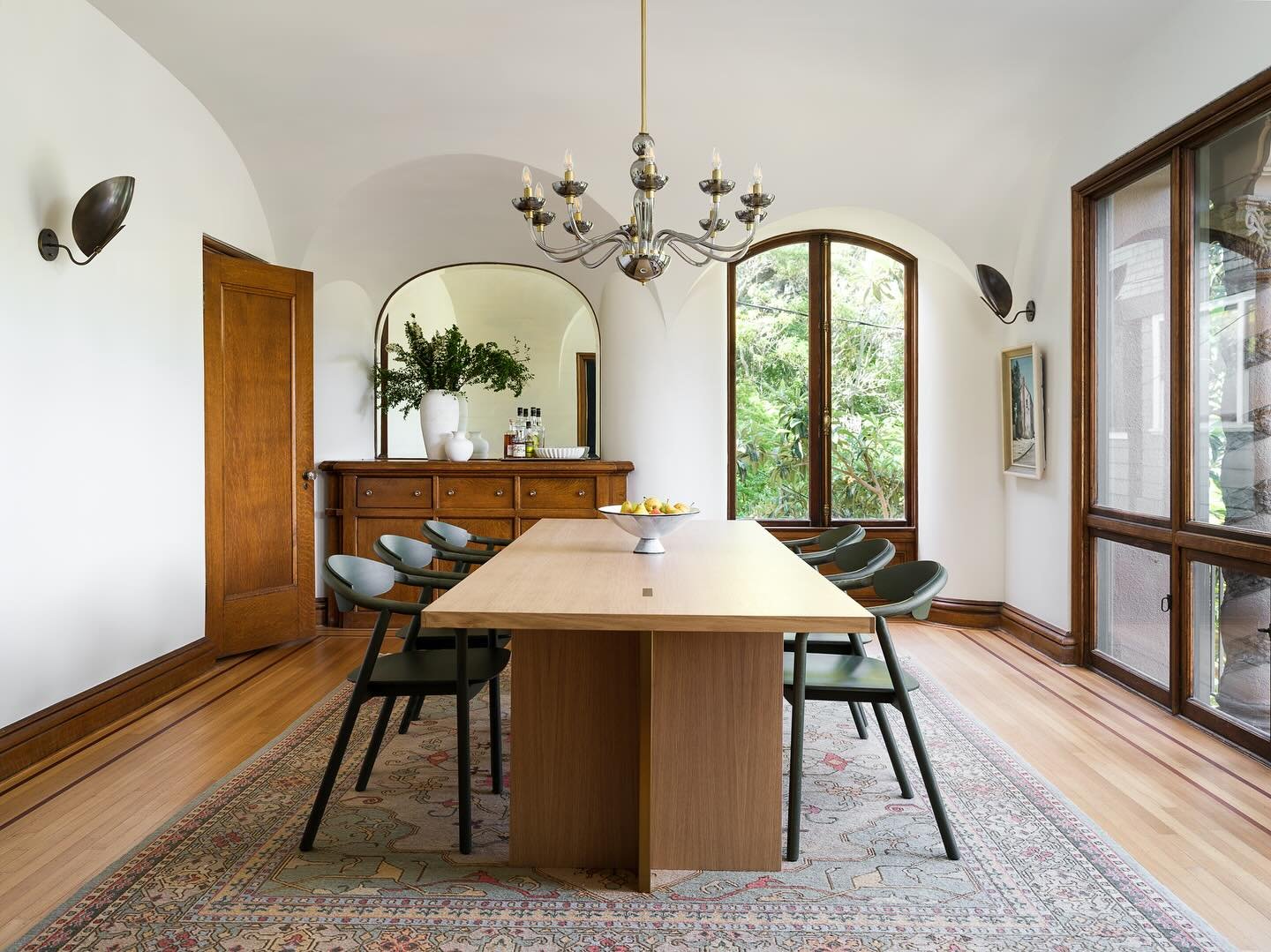Anyone else bookmarking last minute Thanksgiving recipes currently? 

Dining rooms are one of my absolute favorite to design. They can run a wide spectrum of quiet elevated stillness or colorfully loud atmosphere. Either way, they often provide the e