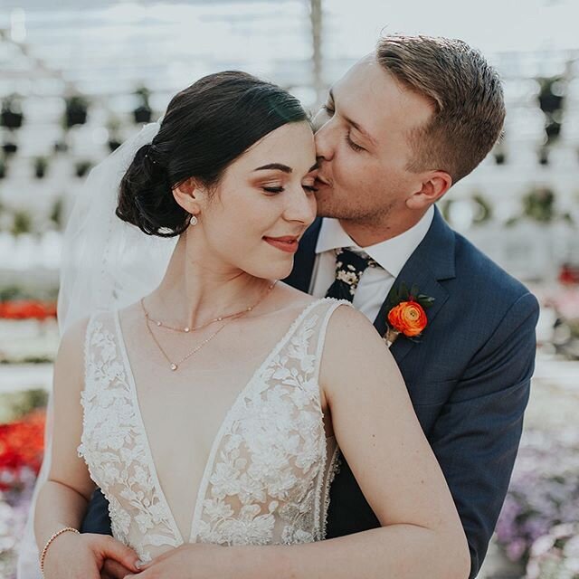 This warm weather has me day dreaming about Mira and Keeghan&rsquo;s spring colour themed wedding last summer.  I love when couples &ldquo;go against the grain&rdquo; and switch things up from what&rsquo;s currently trending.  Give me all the colour!