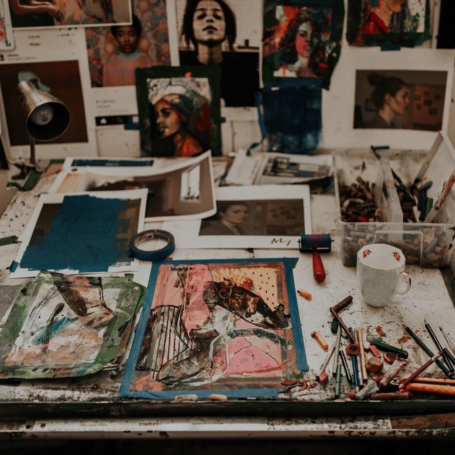 @brandihoferartist &lsquo;s workspace giving me allllll the inspiration.  Ain&rsquo;t nothing sweeter than a painty art mess.  Ya feel me?