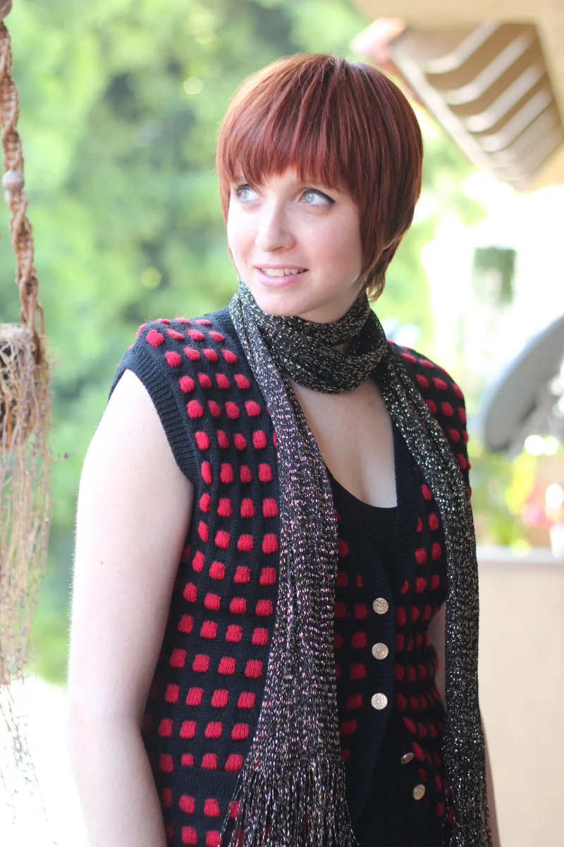 red checkered vest gold scarf_4.jpg