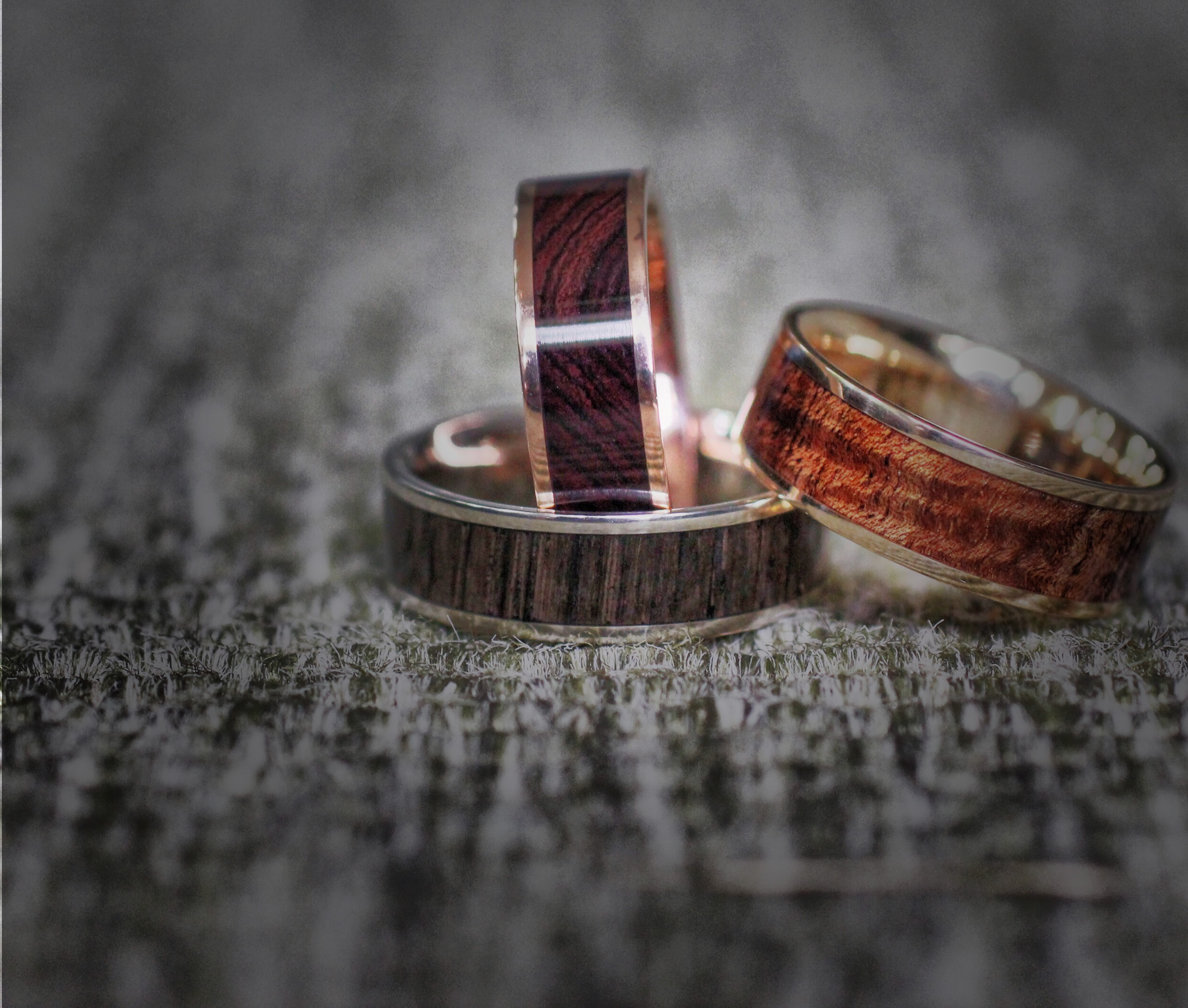 Hand-Wrought Interior Twisted Damascus Steel and Bourbon Barrel Oak Wooden Ring — Wedgewood Rings