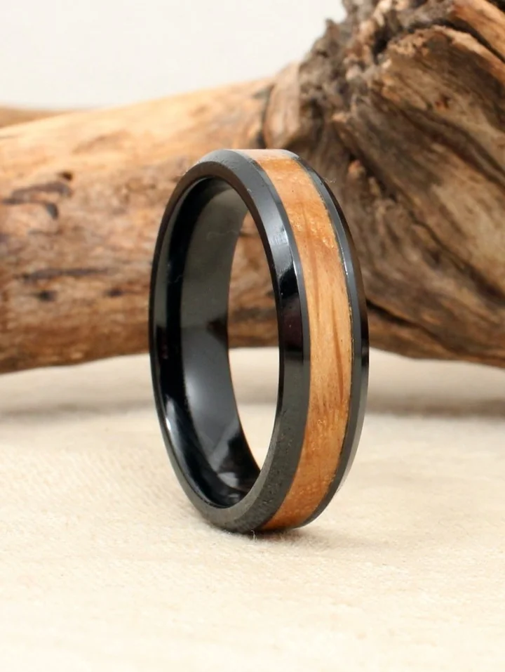 ceramic-whiskey-barrel-wooden-ring.jpg