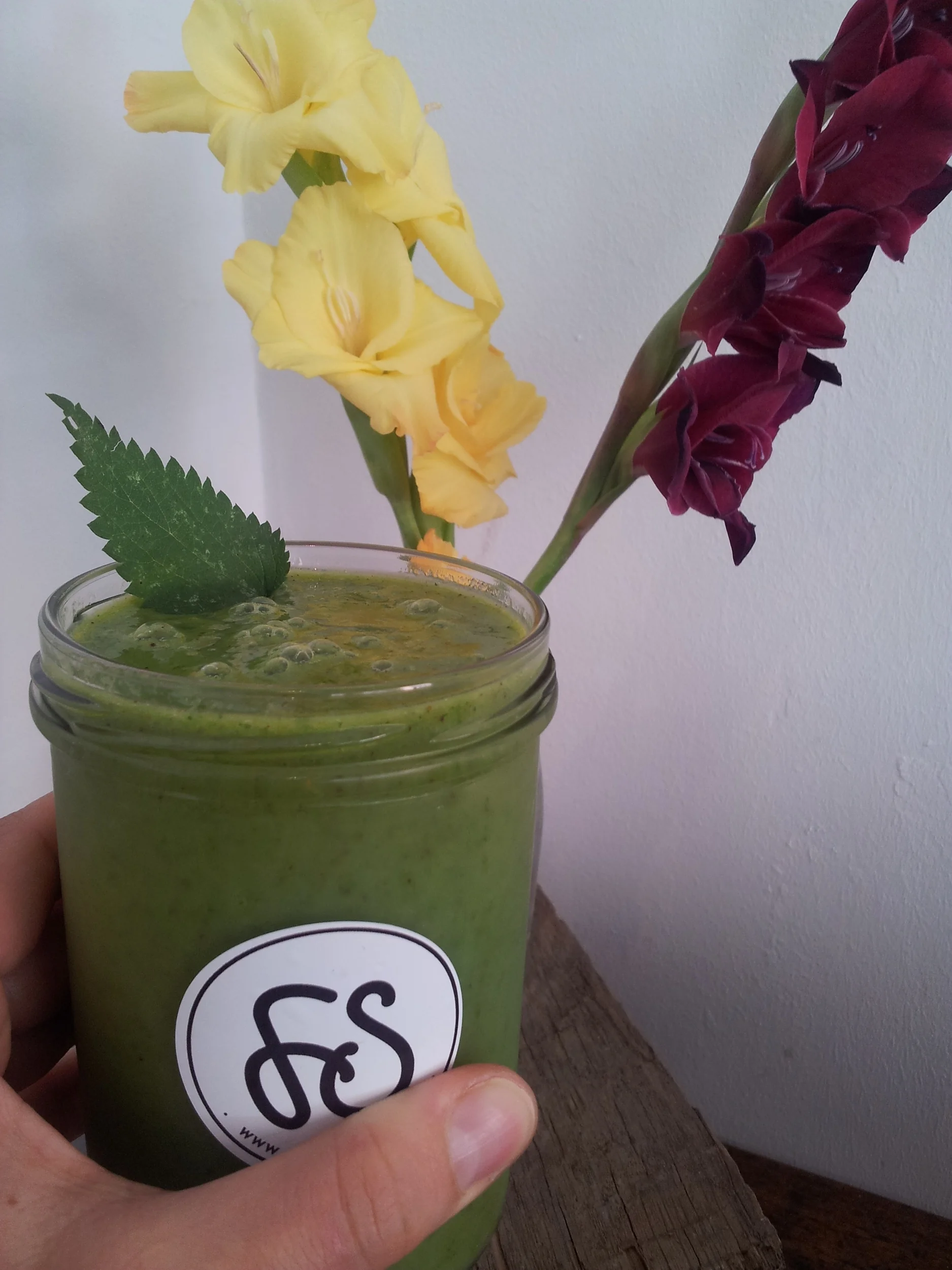 More wild green smoothies with a dangerous garnish