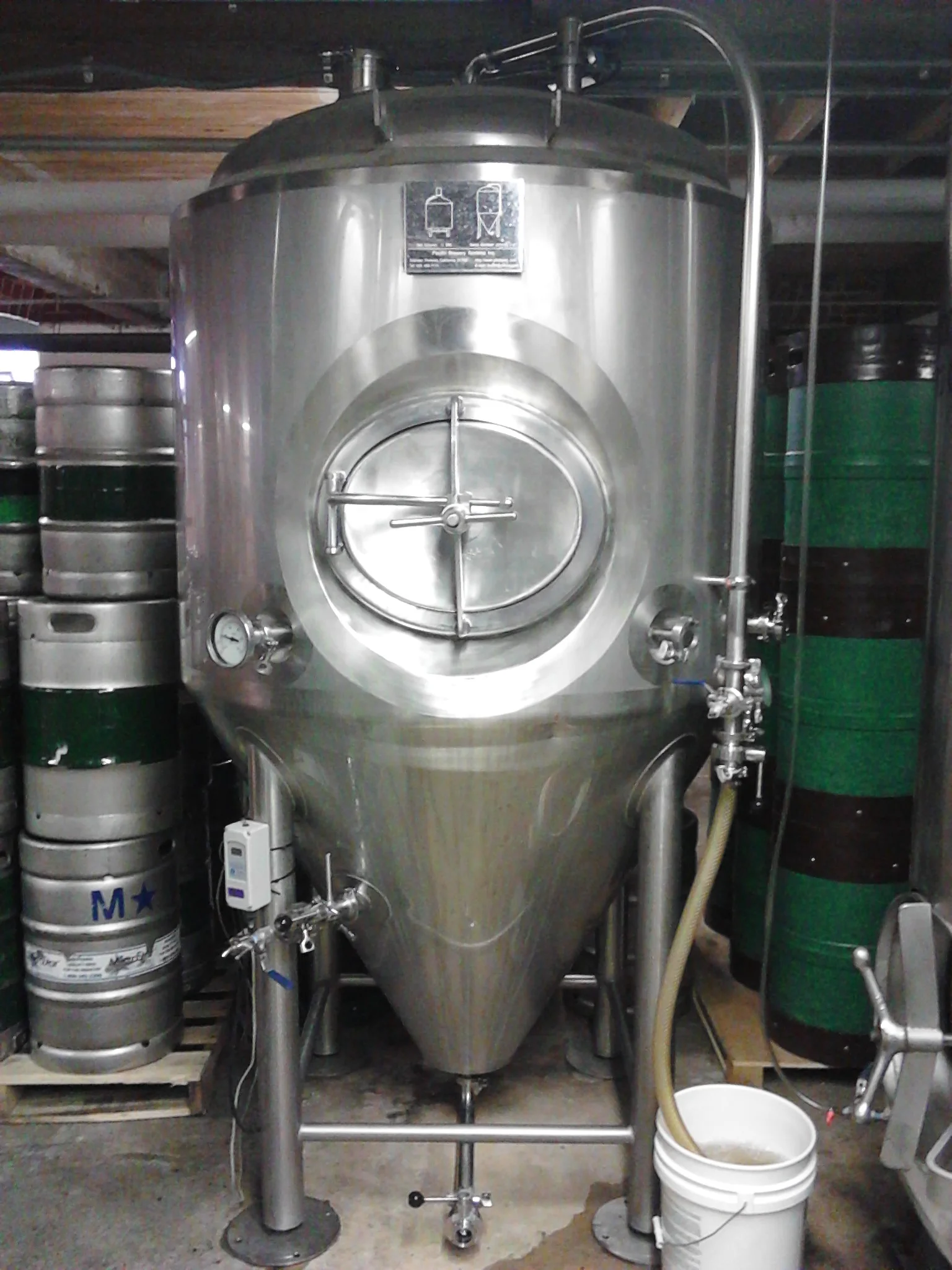 Dark Horse fermenting away. This tank did it's job well!