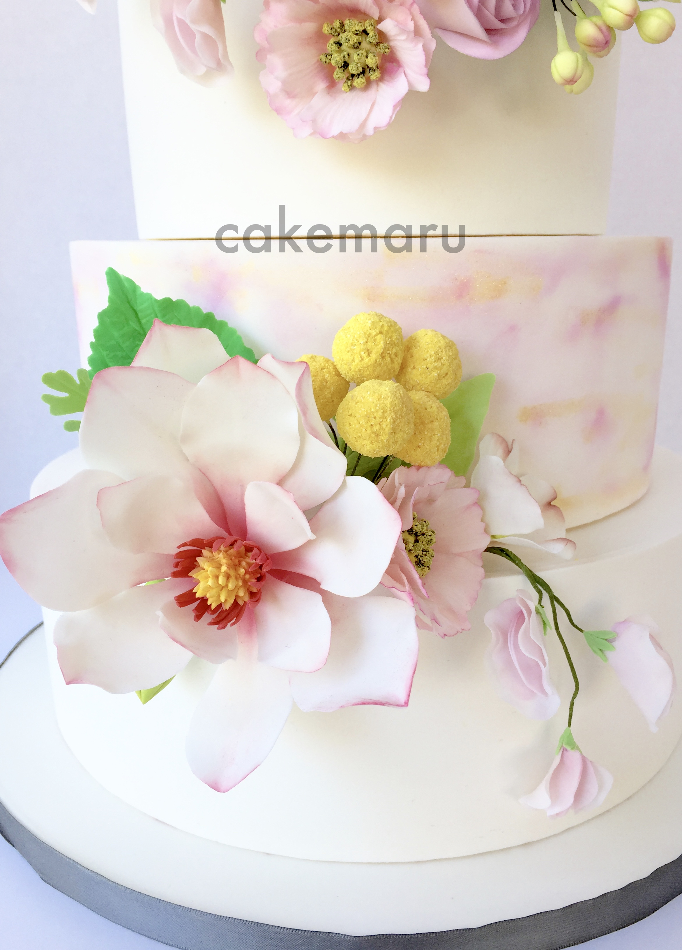 Wreath Wedding Cake Detail .jpg