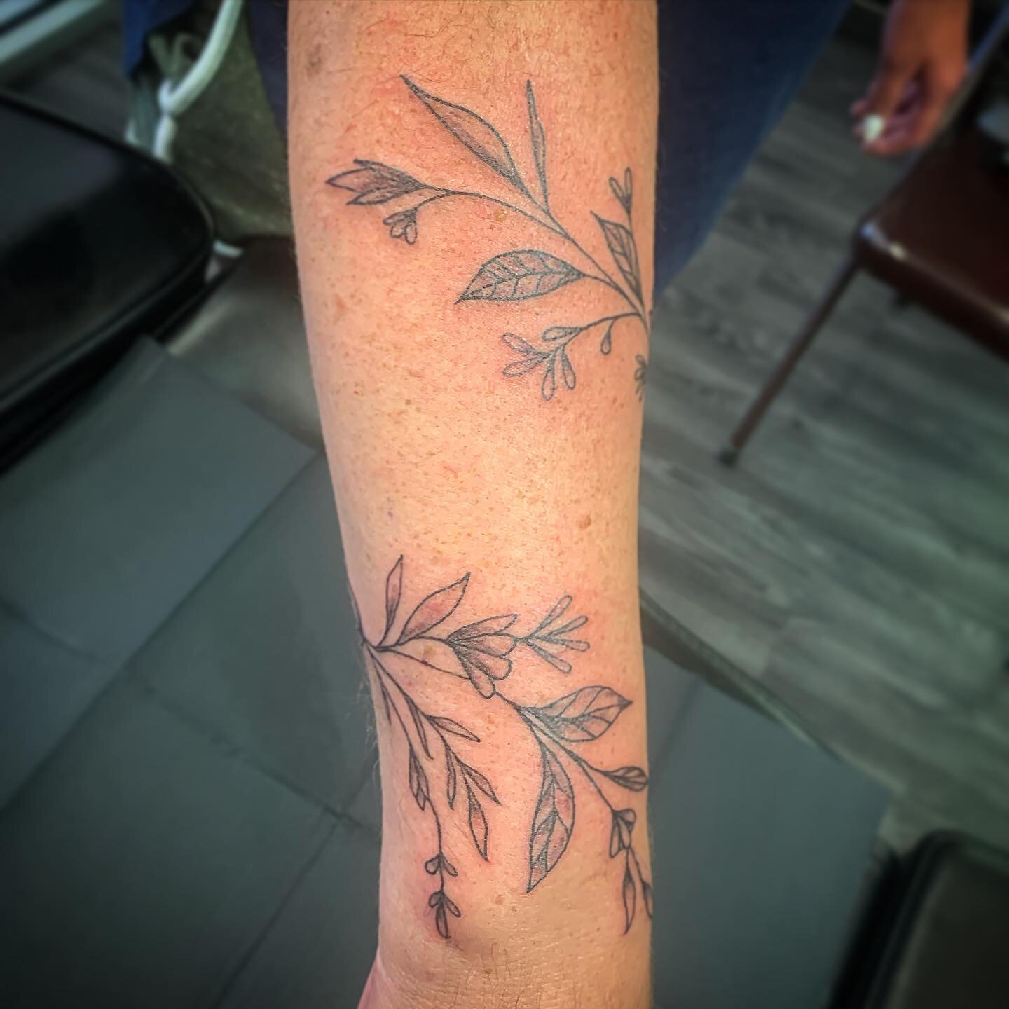 Sarah wanted delicate flowers and vines around her forearm- I think she was very happy with how this turned out! 🥰 #mayamodification #tattoo #tattoos #vinetattoo #blackandgreytattoo