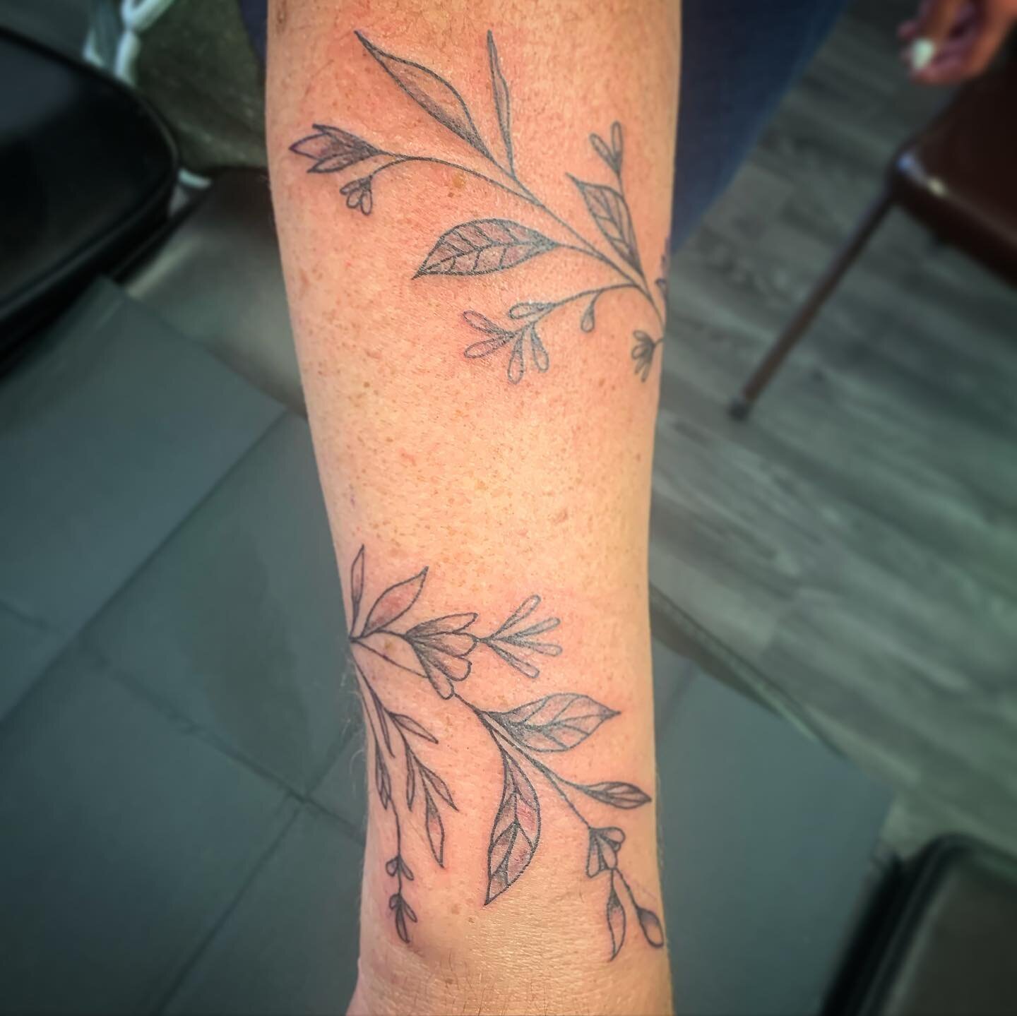 Sarah stopped by last week to start on these flowers with vines on her lower arm. I will be seeing her again soon!😛😆#mayamodification #flower #flowersleeve #vinetattoo #tattoo #tattoos #tattoosleeve #blackandgreytattoo