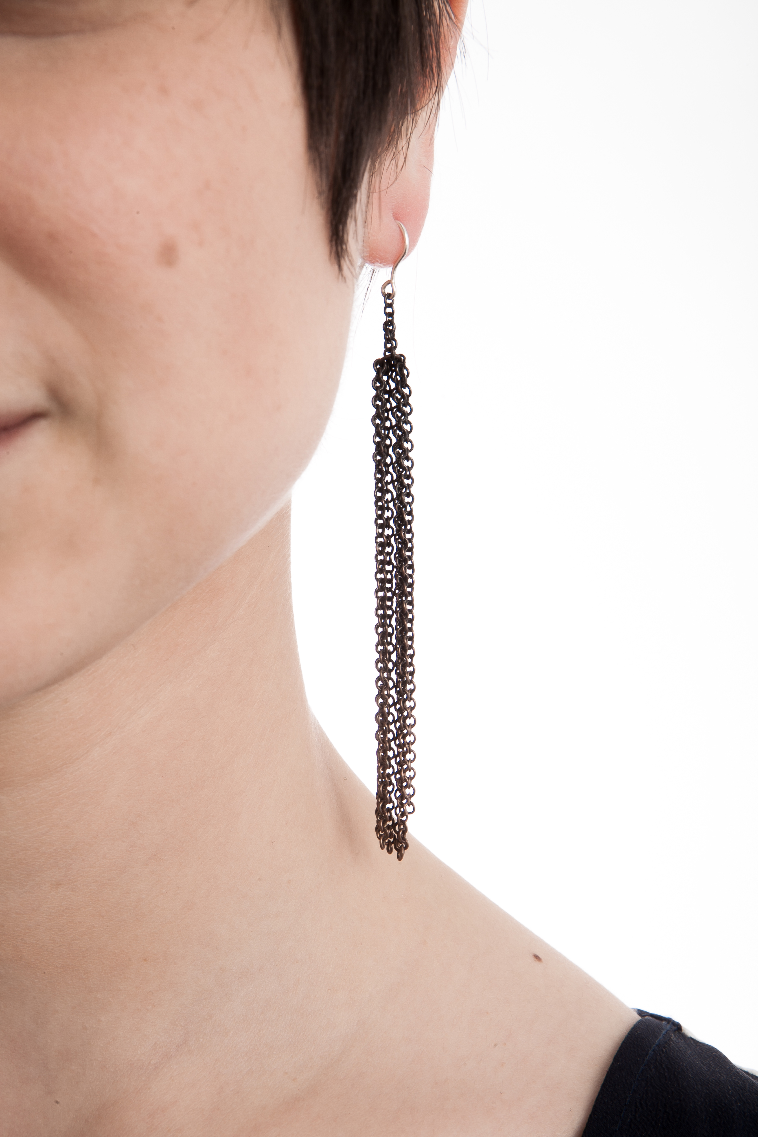 Ombre Chain earring (on body).jpg