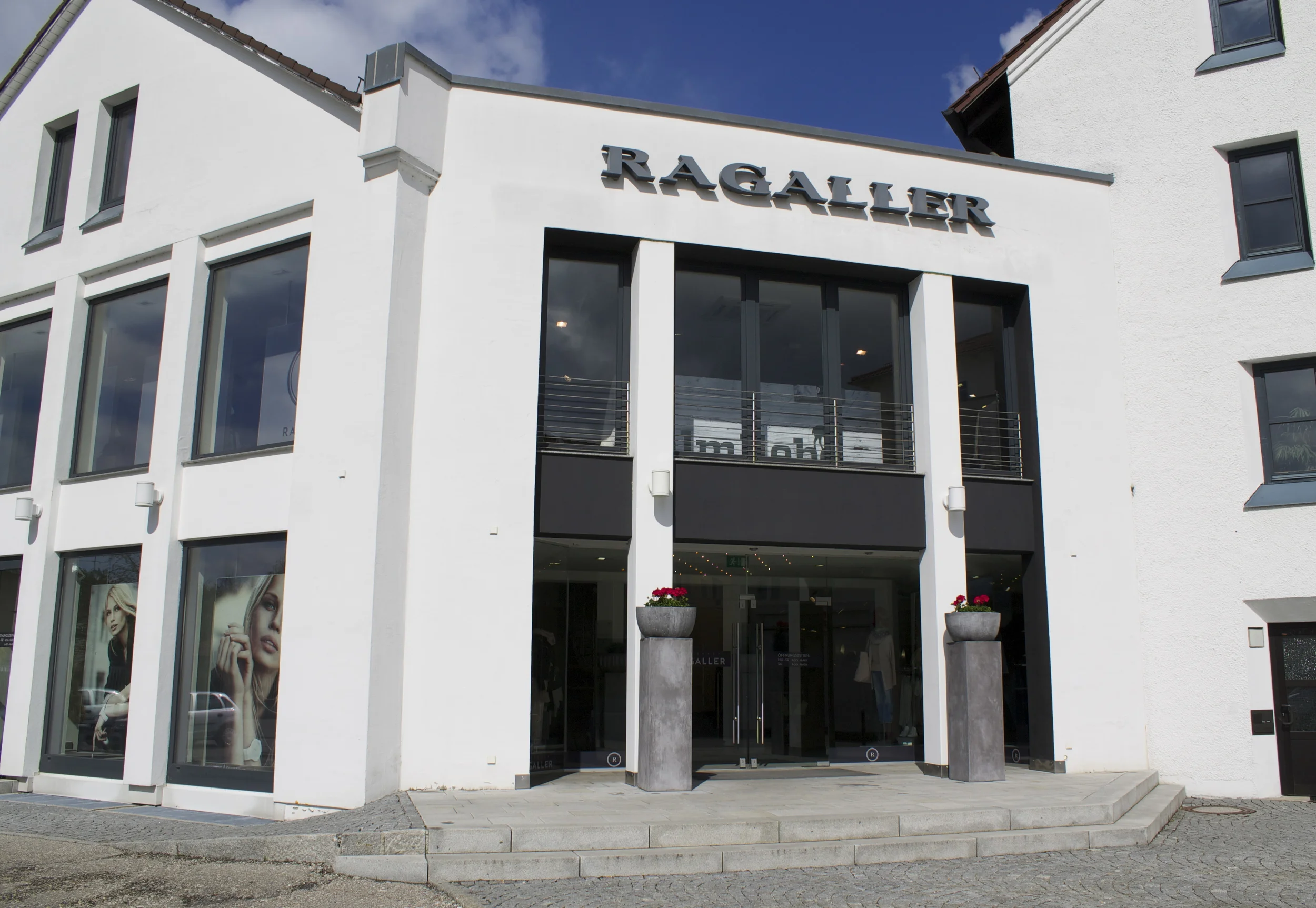Haupteingang Ragaller