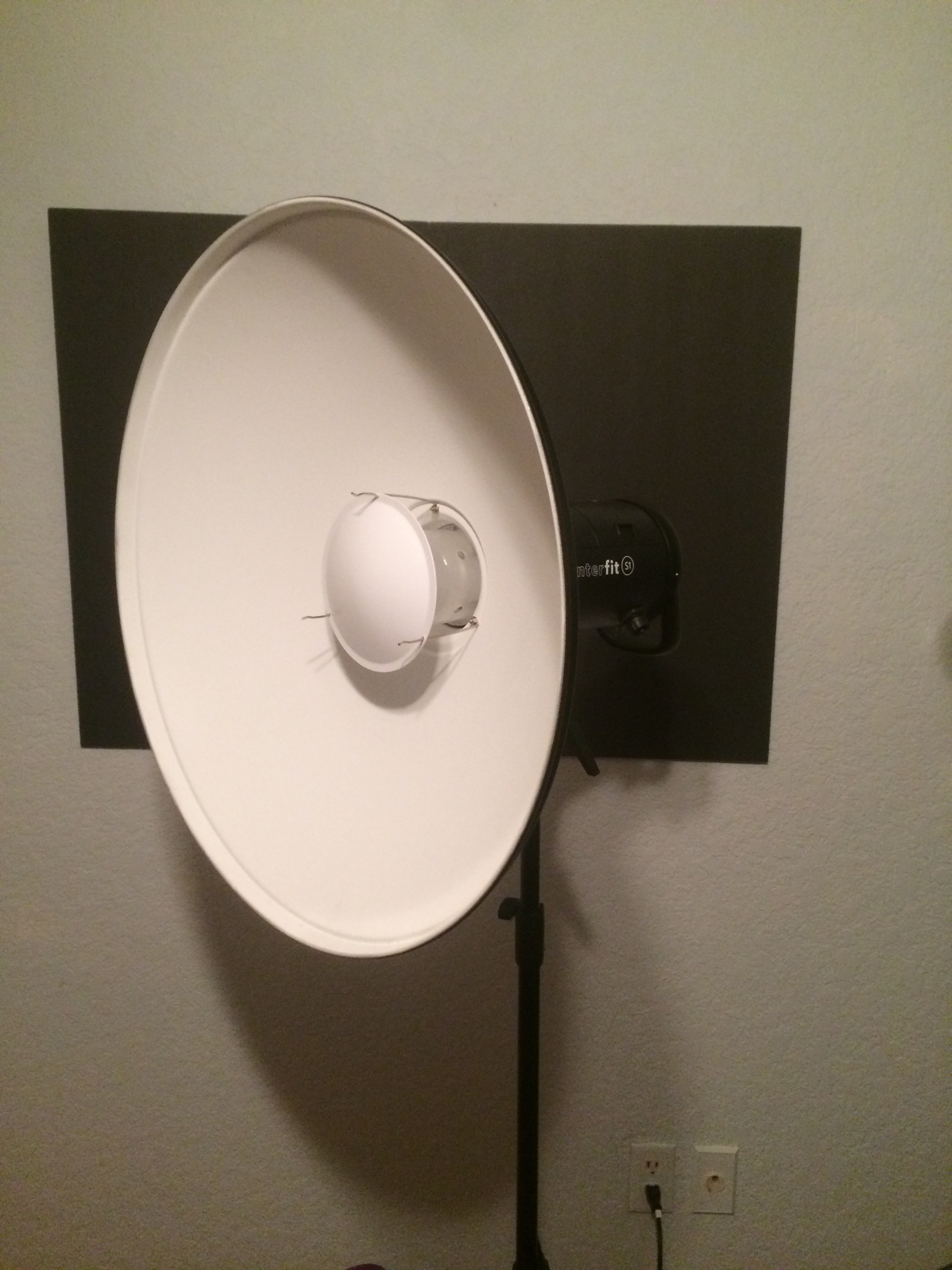 26" White beauty dish