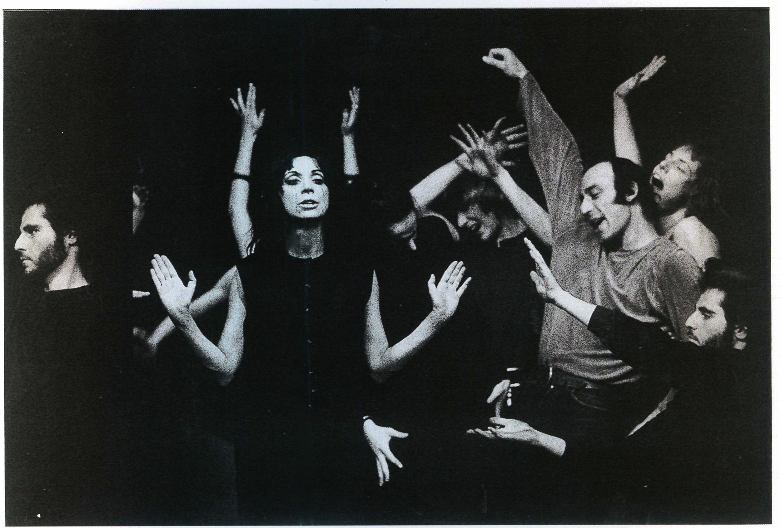  Living Theatre, scena di gruppo in  Antigone  al teatro Durini. Milano, 1967.  