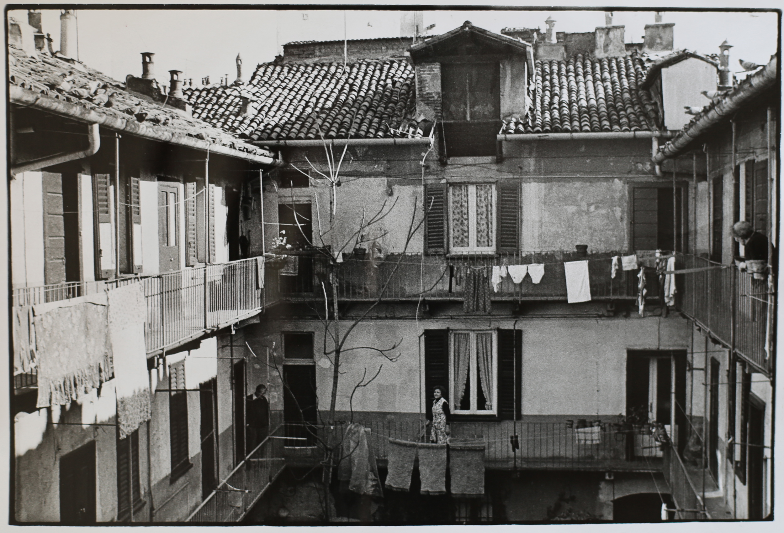  “Case di righiera”. Milano, 1972-1975.  