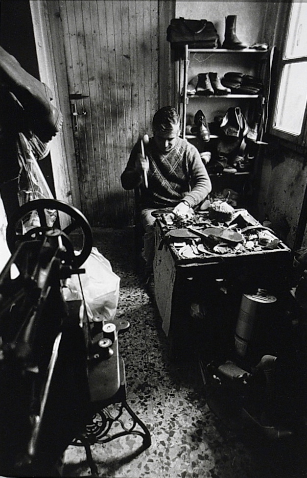   "I mestieri". Capriolo, Lago d’Iseo, 1985.&nbsp;  