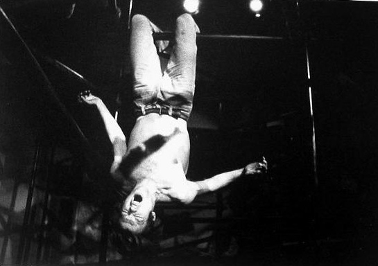   Spettacolo di Antonin Artaud, messo in scena da una compagnia teatrale di Bologna. Milano, 1967.&nbsp;  