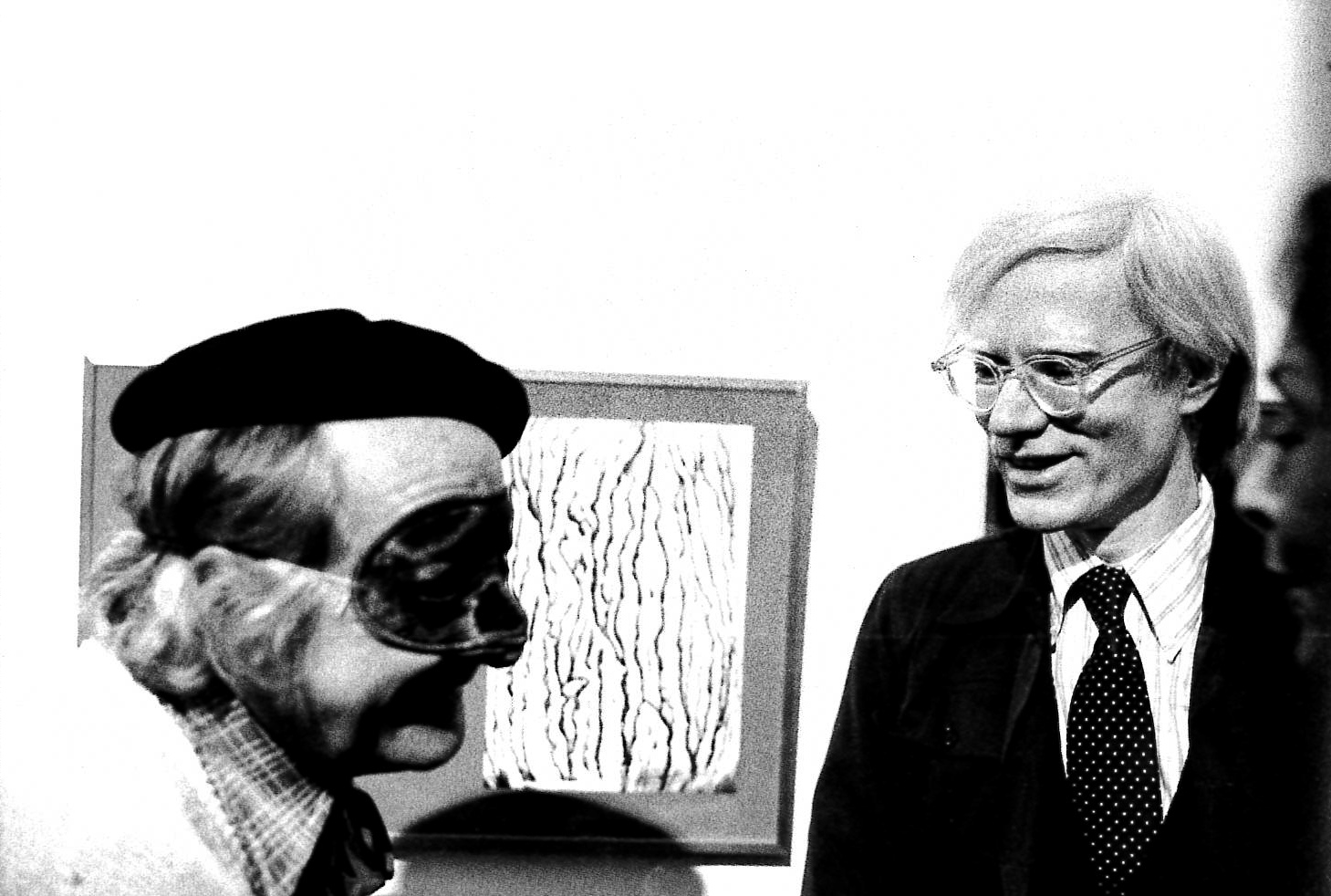  Andy Warhol alla Galleria dell'Apollinaire. Milano, 1974.&nbsp; 