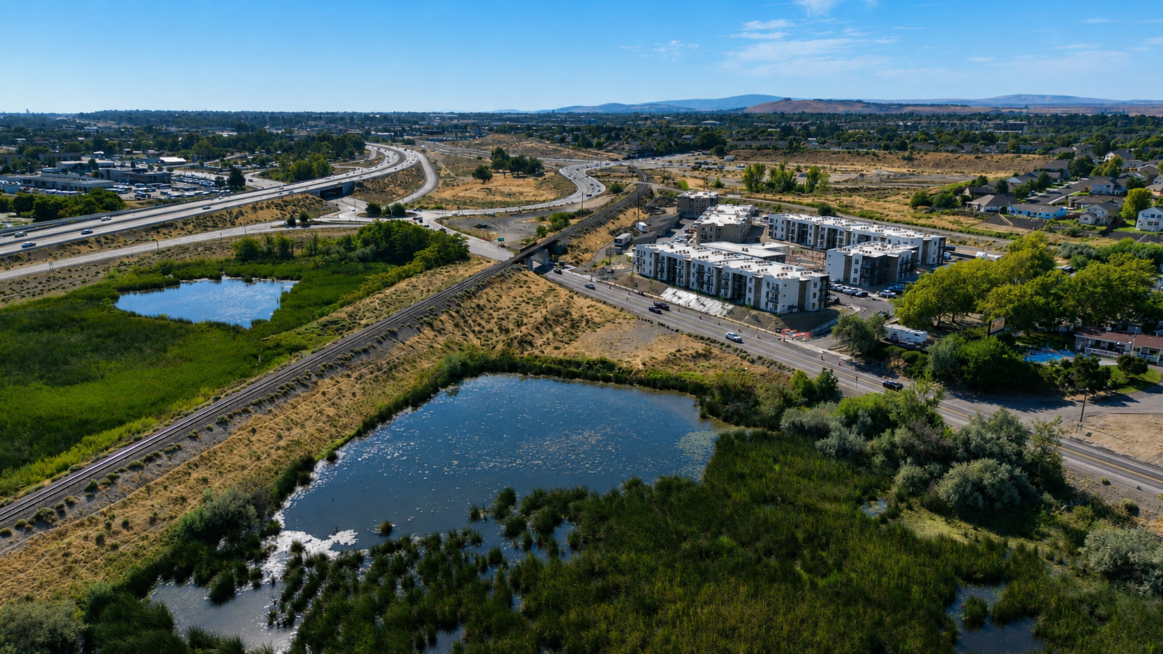  192 high-end apartment units located in the heart of the Tri-Cities -  bobapartments.com  