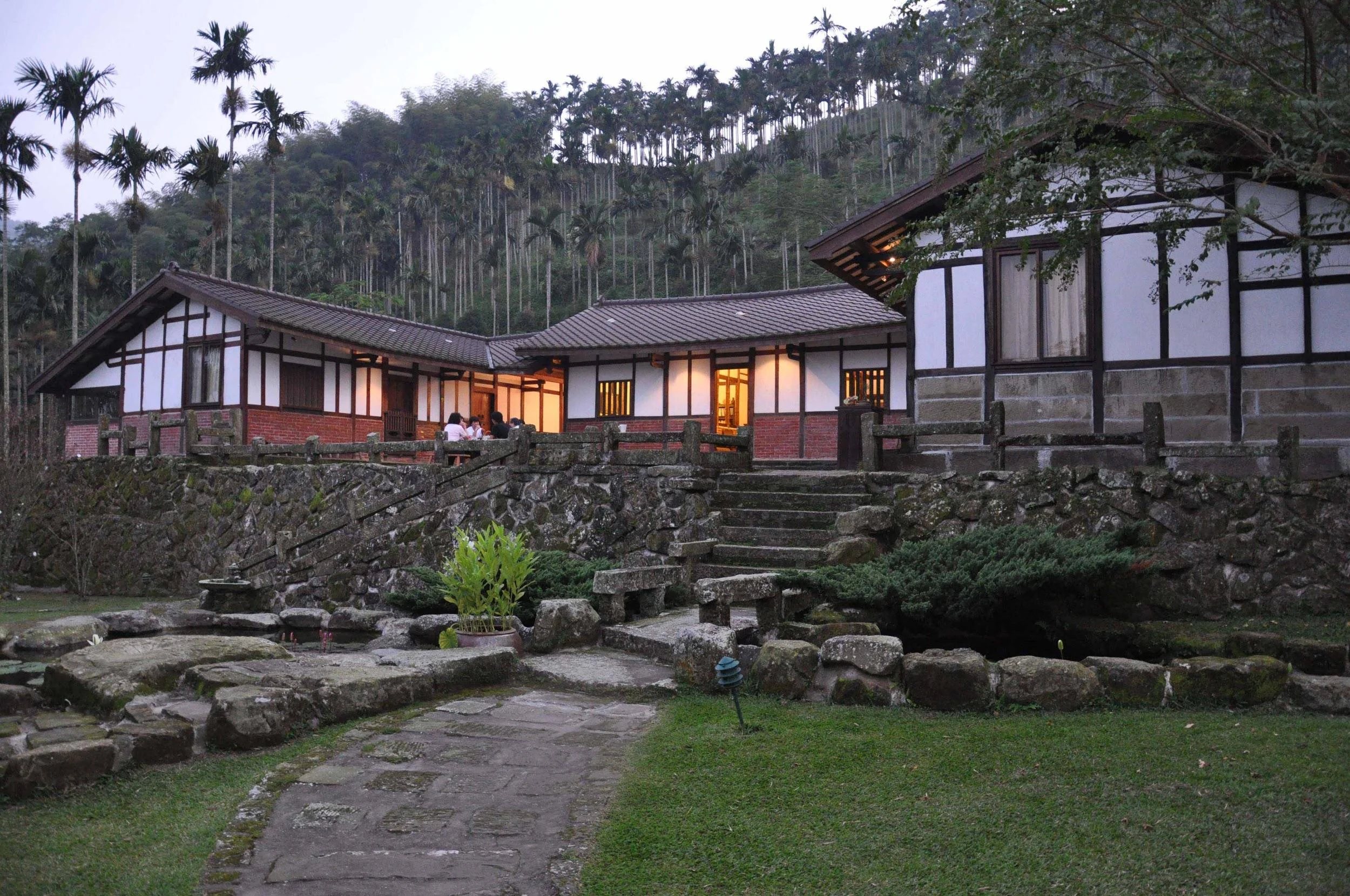 cielo patio.jpg