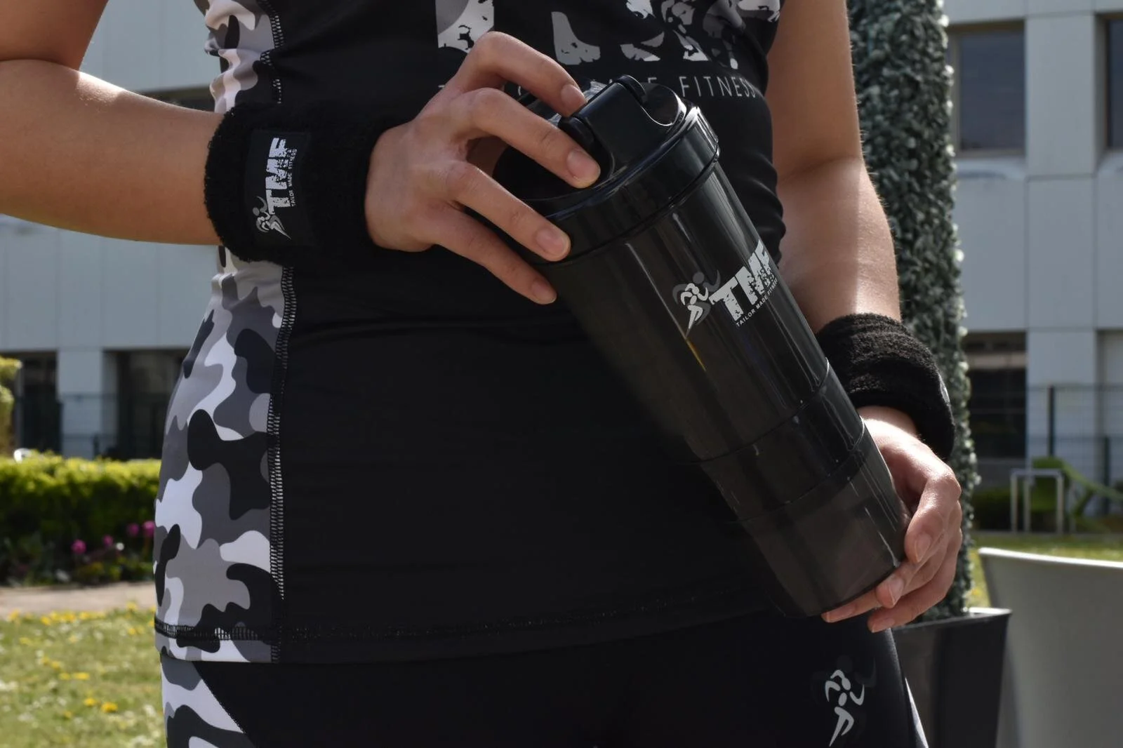 FA2D12DB-6D34-4756-BB16-A0EA1042D738