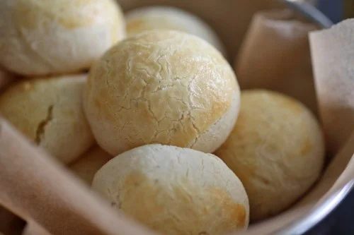 Pão de Queijo (Brazilian Cheese Bread)