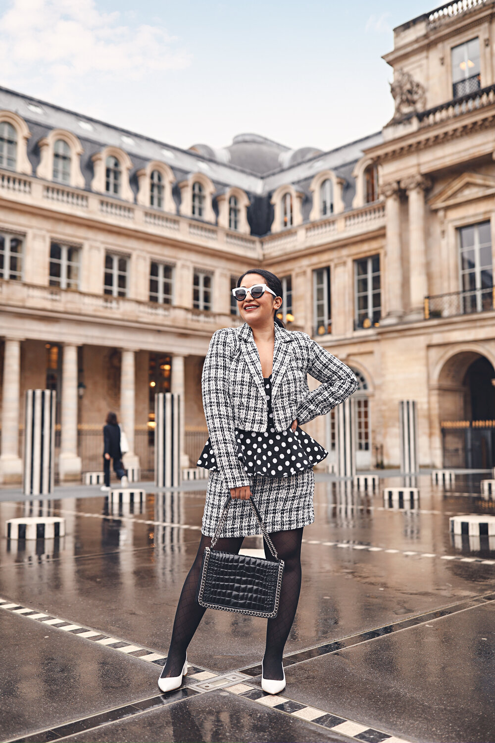 Paris Instagramable Photo Location –  Black and white suit 