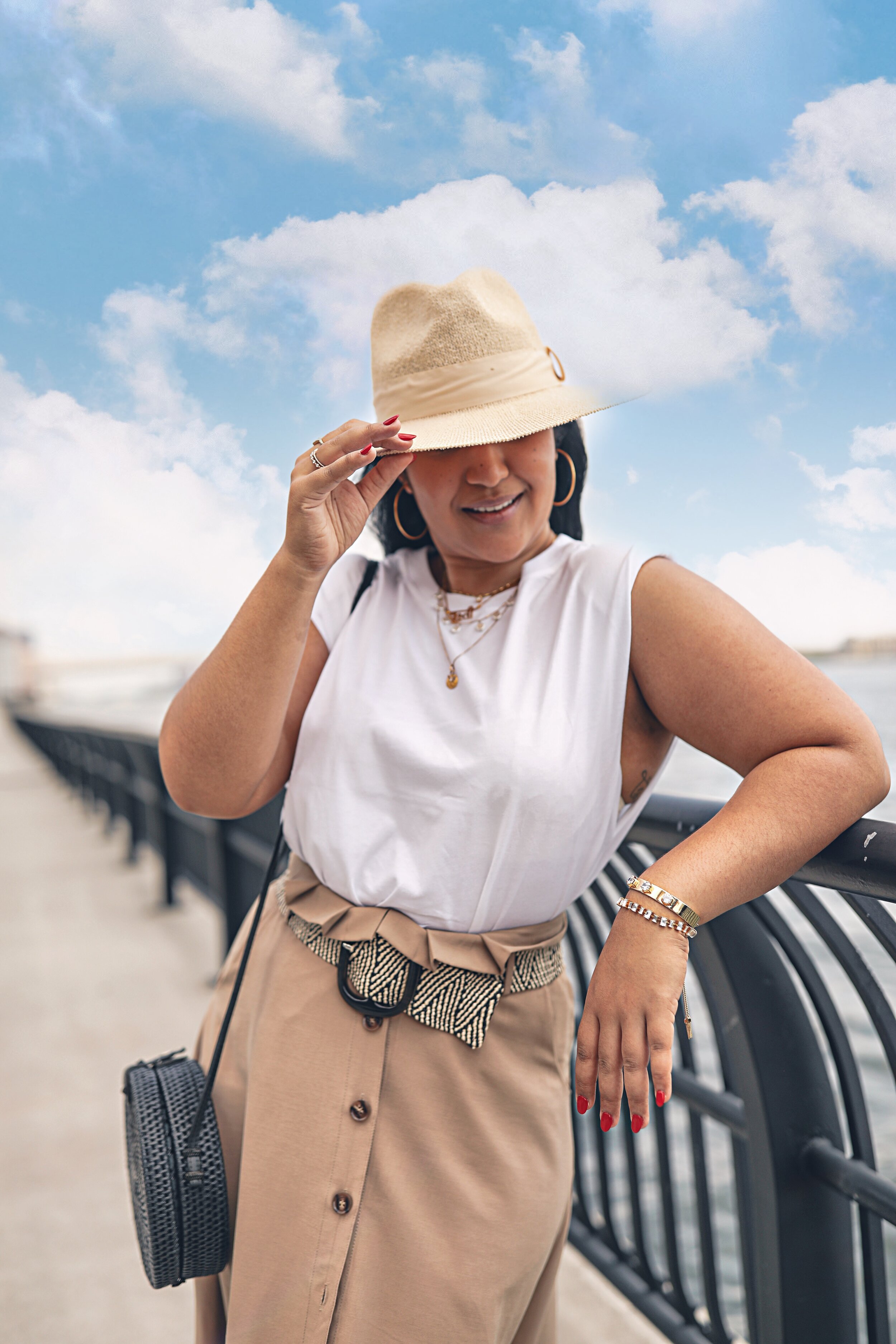 Casual summer outfit- white shoulder pad muscle t-shirt &amp; straw hat