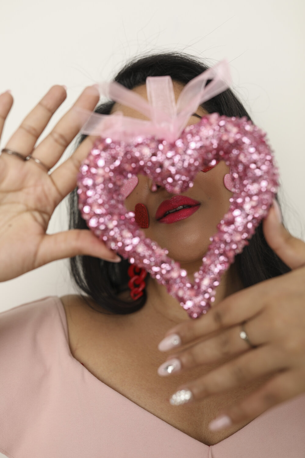 Valentine's Day Makeup - Pink lipstick