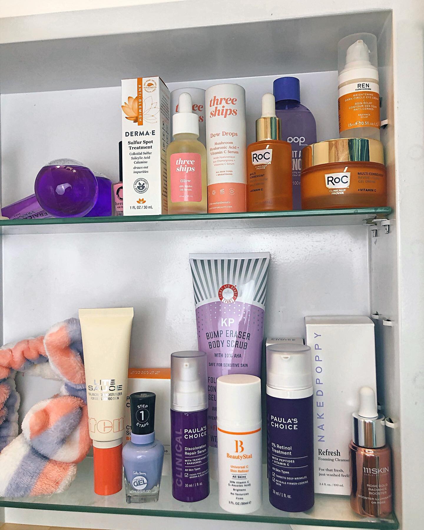 My current skincare shelfie 🧡💜 is focusing on on protecting the skin from the sun with vitamin C, reducing the appearance of dark spots, cleansing skin after a hot sticky day, and targeting the KP on my arms. These products help do just that! ⁠
⁠
#