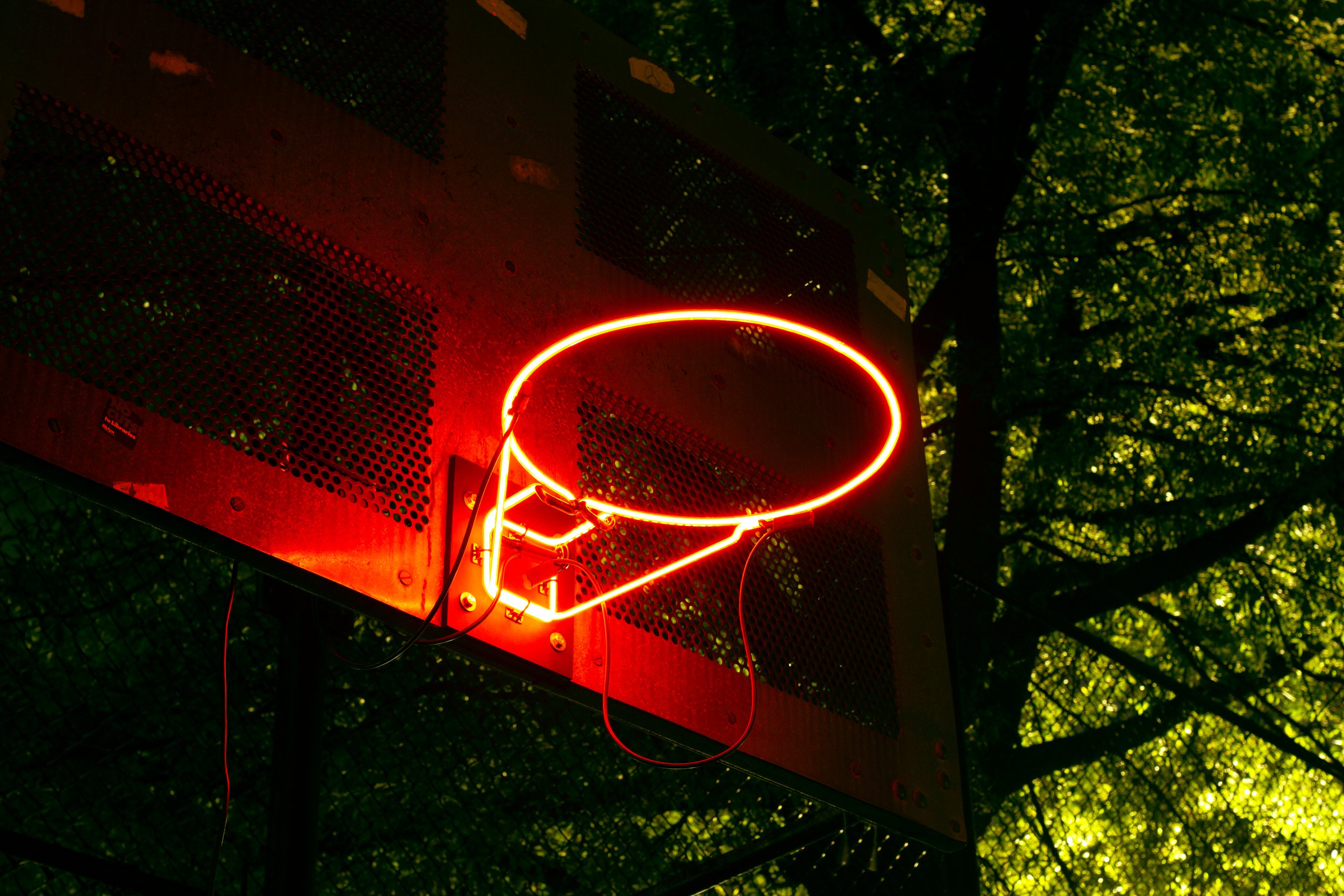 BASKETBALL HOOP CLOSE.jpg