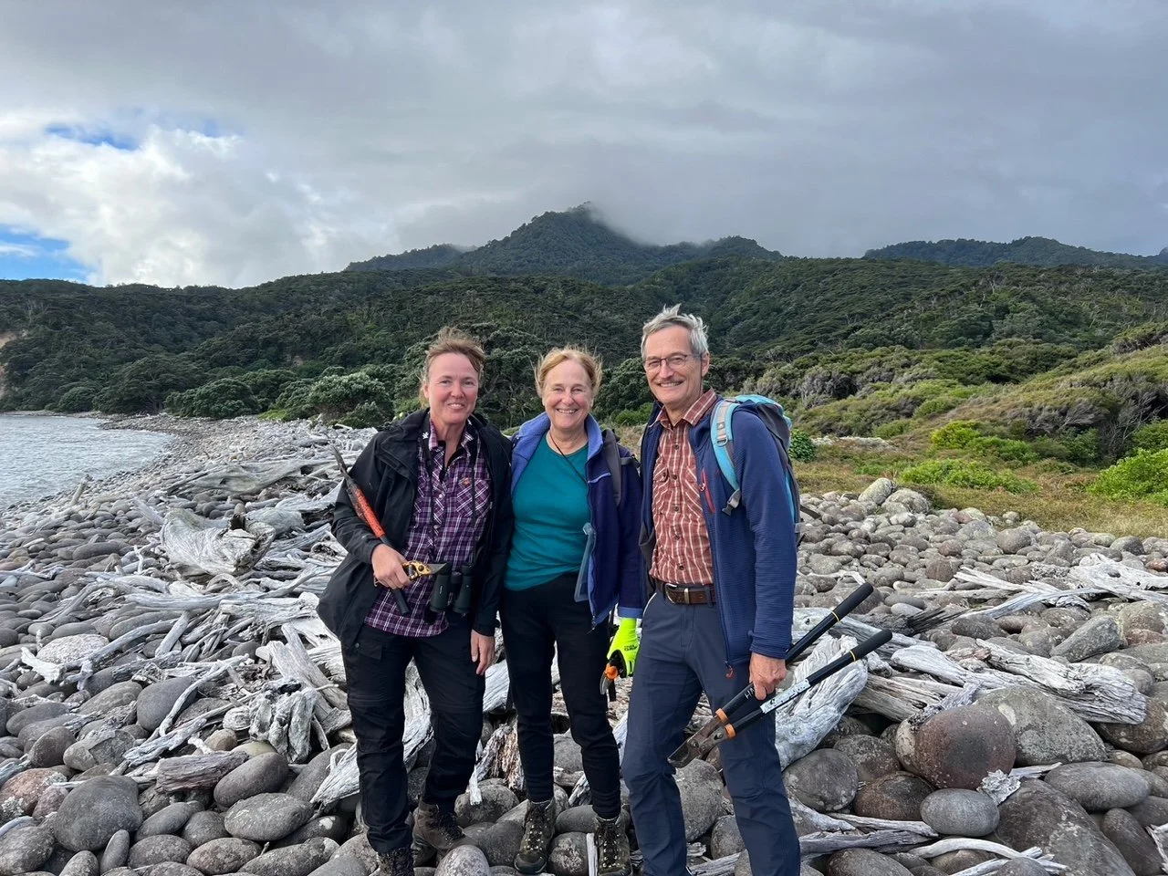   Lotte McIntyre, Jennifer Neads and Raoul Stuart on beach at Hauturu-o-Toi | Little Barrier Island  