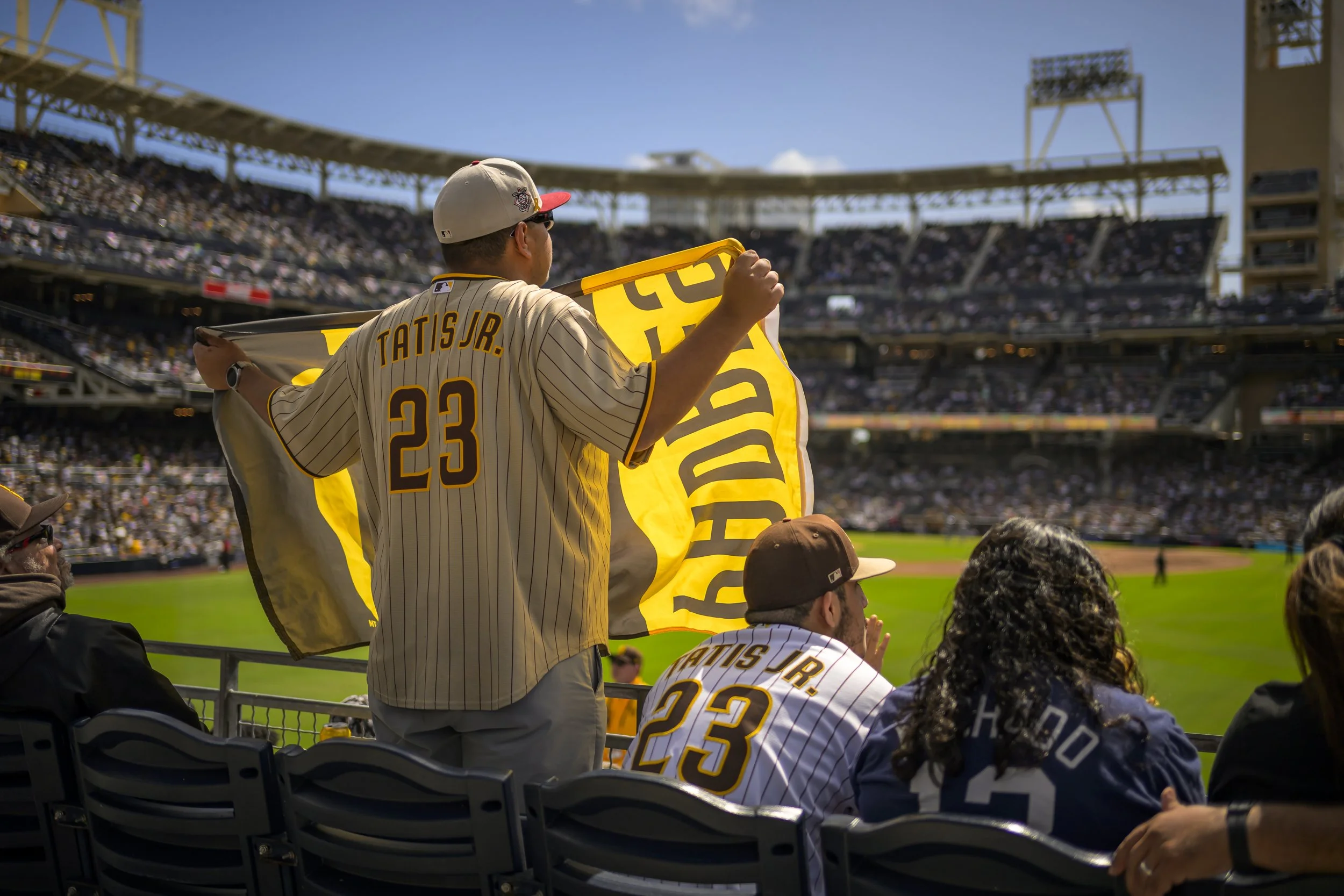 S.Diaz_Padres Flag_frank The Tank-1.jpg