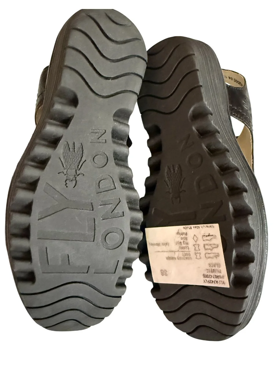 26dp5-fly-london-black-leather-shoes-bottom.jpg (Copy)