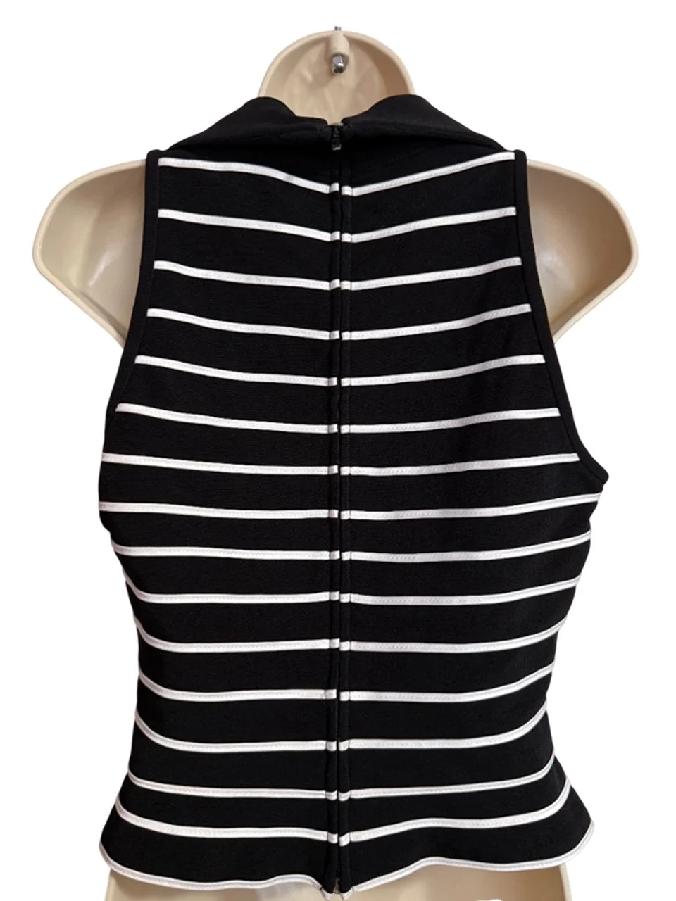 25mt3-tadashi-stripe-black-white-top-back.jpg